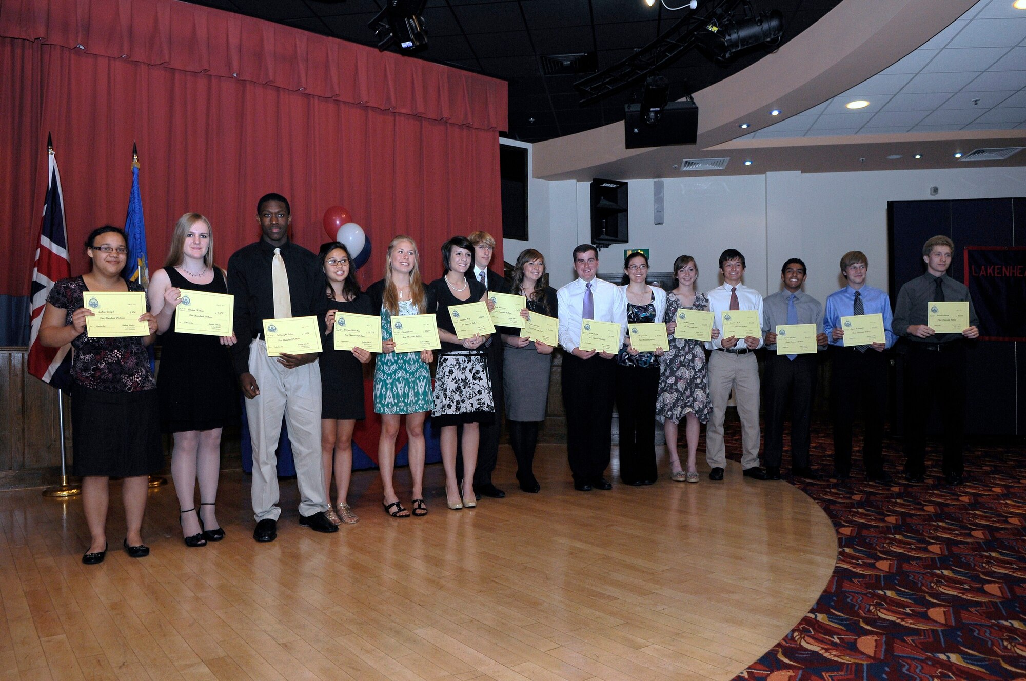 Base organizations awards 38,000 in scholarships > Royal Air Force