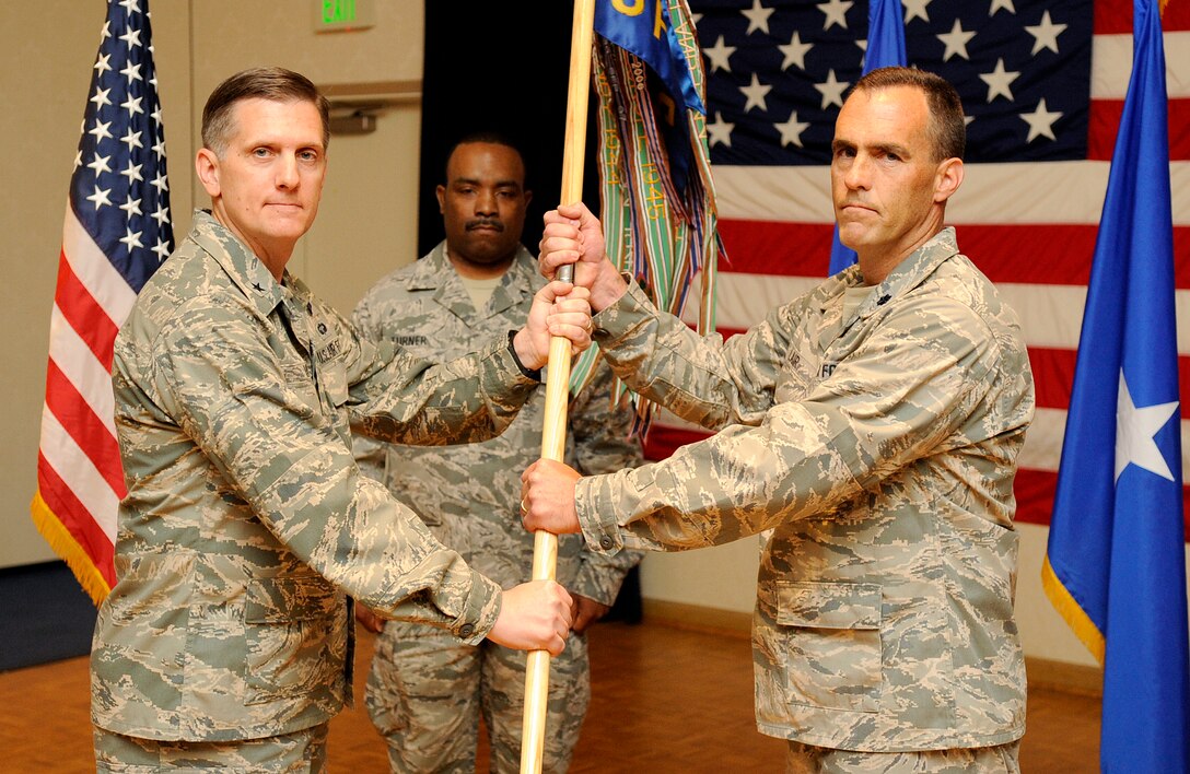 576th FLTS changes command