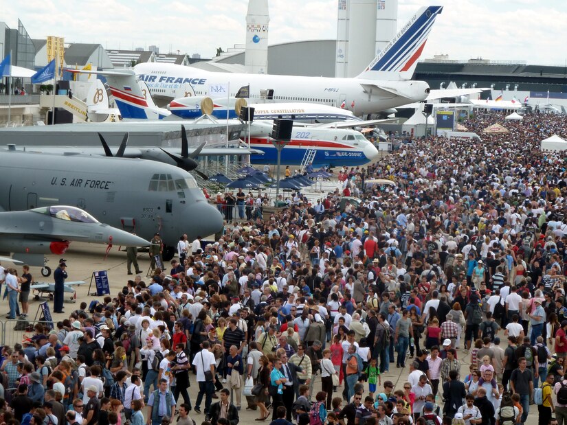 People flock to see the 11 U.S. aircraft on display at the 49th International Paris Air Show, Le Bourget Airport, France. (U.S. Air Force photo/Tech. Sgt. Francesca Popp)