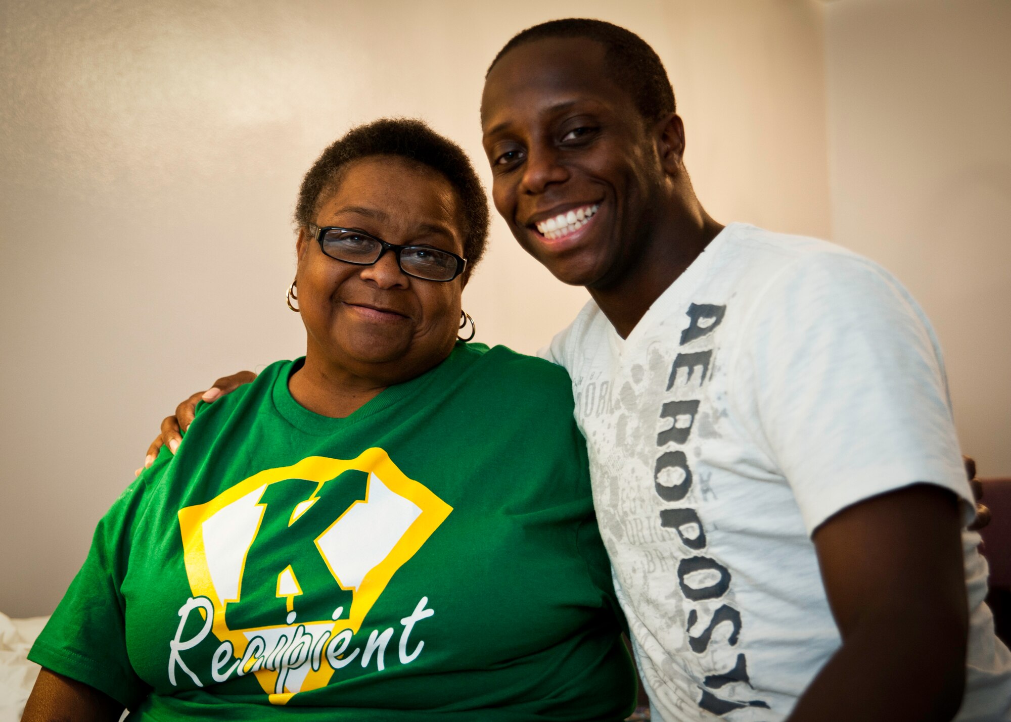 Airman 1st Class Chris Simmons, 96th Logistics Readiness Squadron, and his mother Felita underwent kidney transplant surgery May 16.  Airman Simmons donated his left kidney to his mother who had kidney disease and had been on dialysis for seven years.  (U.S. Air Force photo/Samuel King Jr.)
