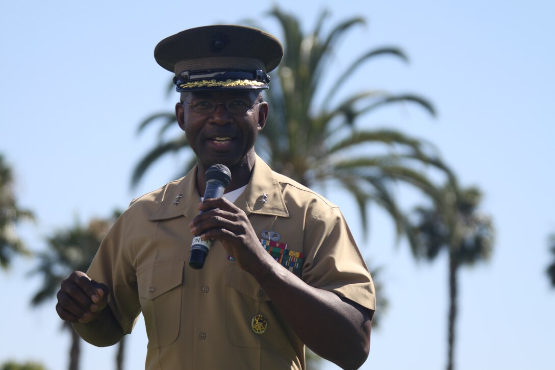 Marine Corps Recruit Depot San Diego and the Western Recruiting Region bid farewell to its commanding general, Maj. Gen. Ronald L. Bailey, who relinquished command to Brig. Gen. Daniel D. Yoo during a change of command ceremony on the commanding general’s lawn, June 30.