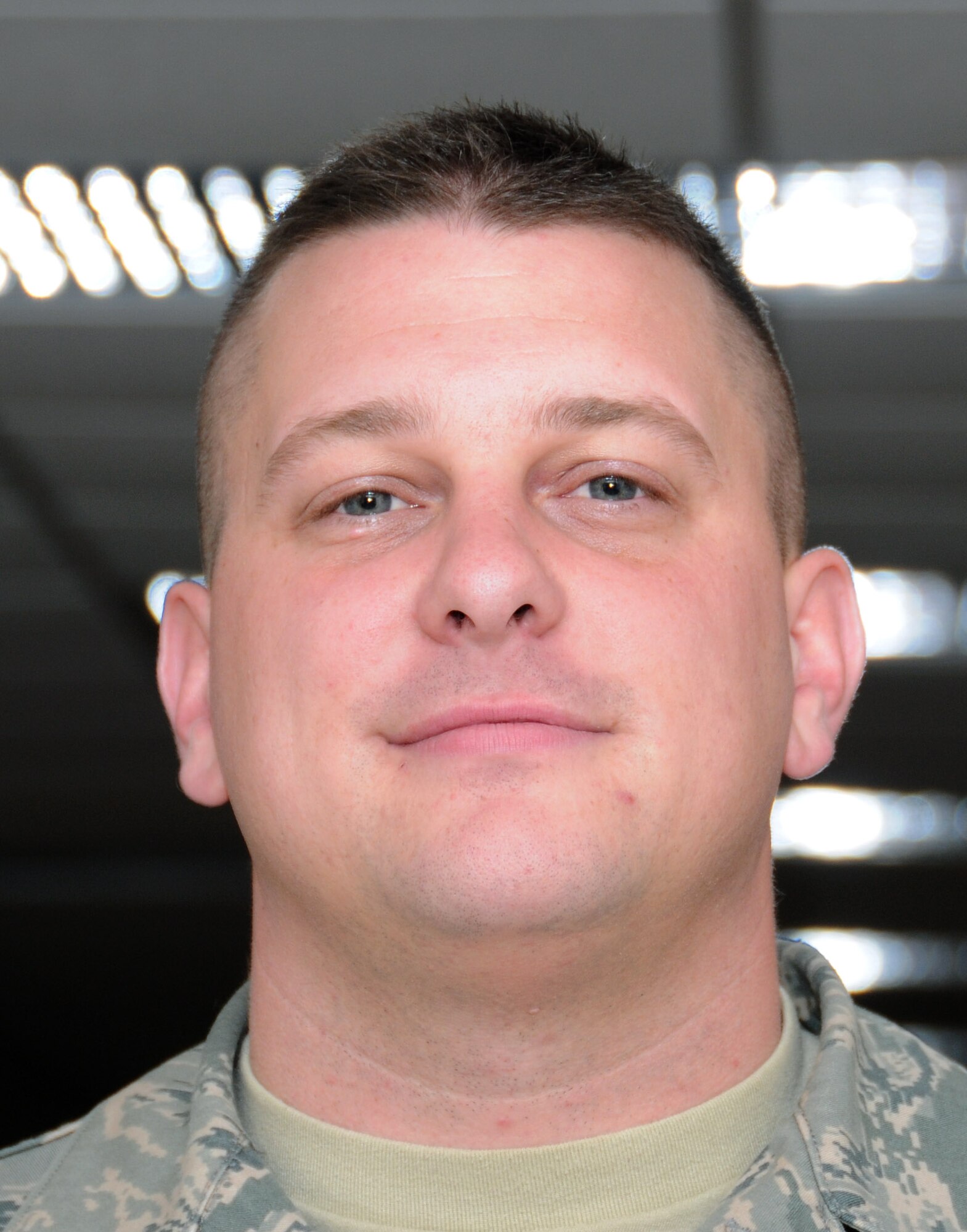 Tech. Sgt. Joshua Johnson, Air National Guard student in the 335th Training
Squadron, graduated from technical training last week with perfect scores.  Sergeant
Johnson graduated from the financial management apprentice course and is assigned to the 115th Fighter Wing, Madison,Wisc.  (U.S. Air Force photo by Kemberly Groue)