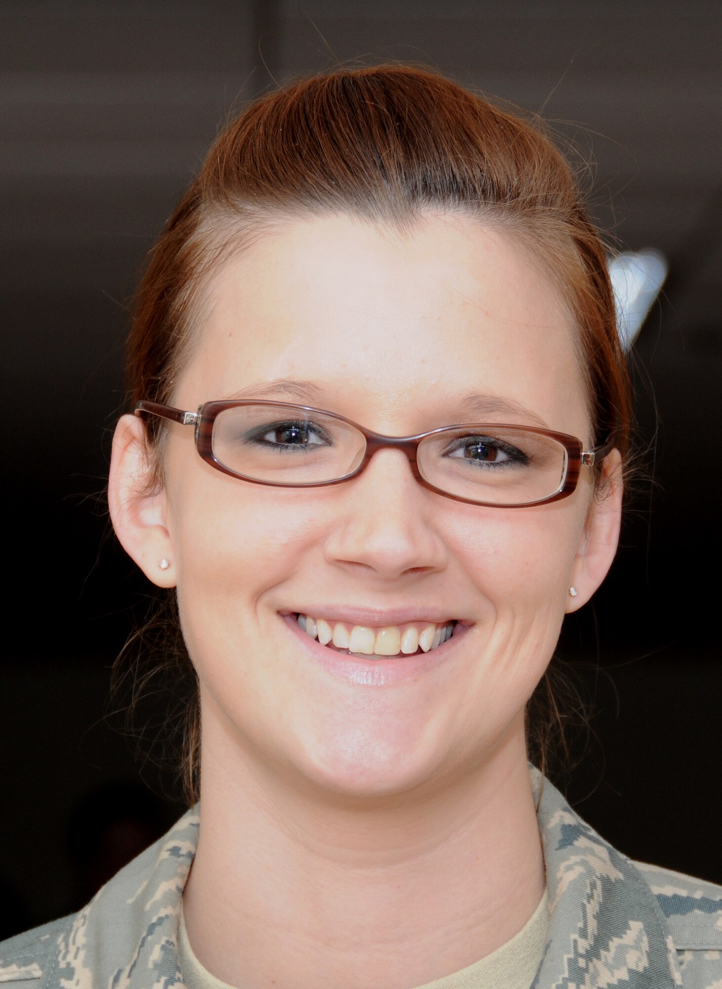 Senior Airman Sarah Coulter, an Air National Guard student in the 335th Training Squadron, graduated from technical training last week with perfect scores. Airman Coulter, a student in the personnel apprentice course, returns to the 133rd Test Squadron, Fort Dodge, Iowa.  (U.S. Air Force photo by Kemberly Groue)