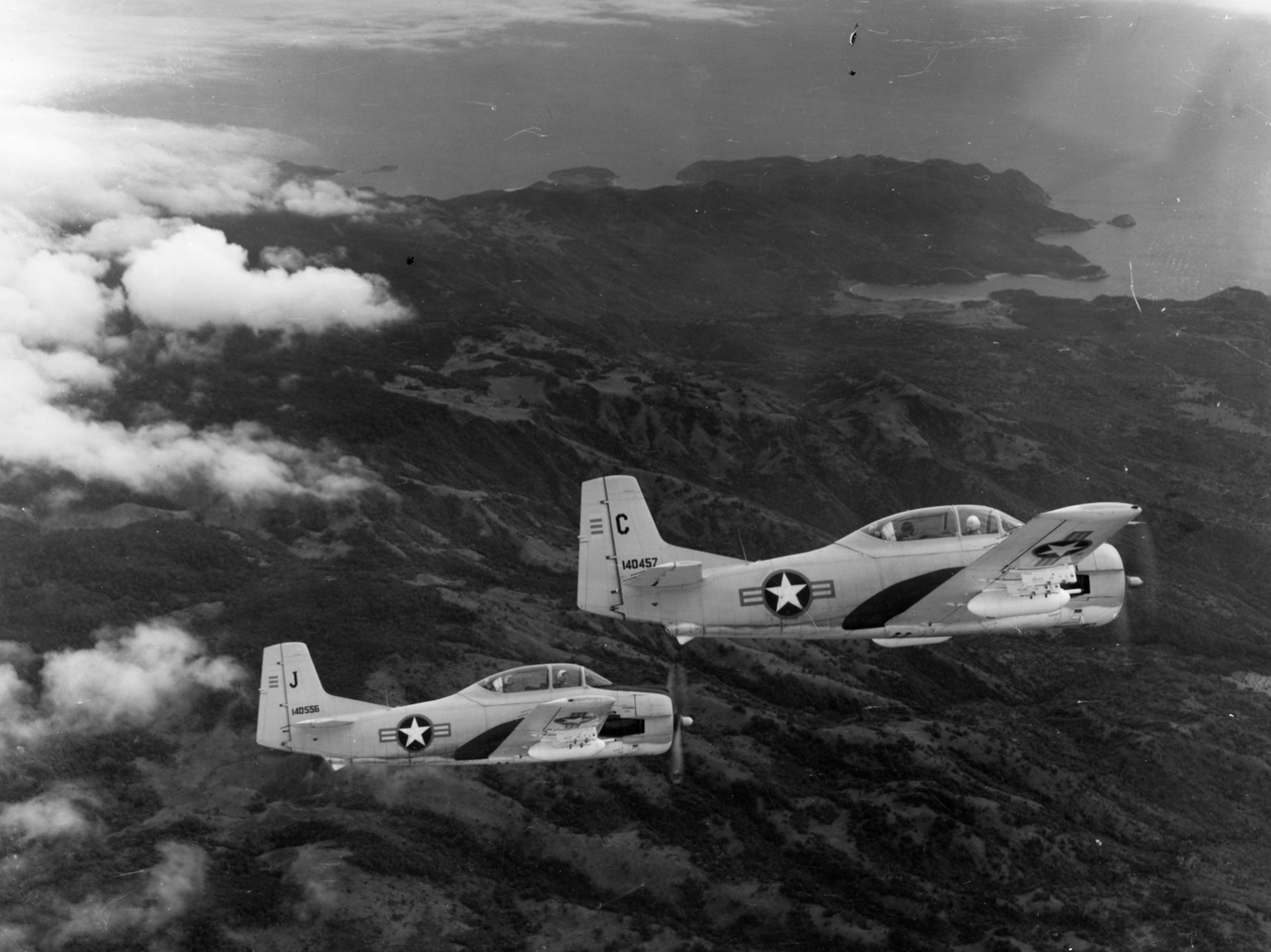 U.S. Air Force-South Vietnamese counterinsurgency training flight, 1962. (U.S. Air Force photo).