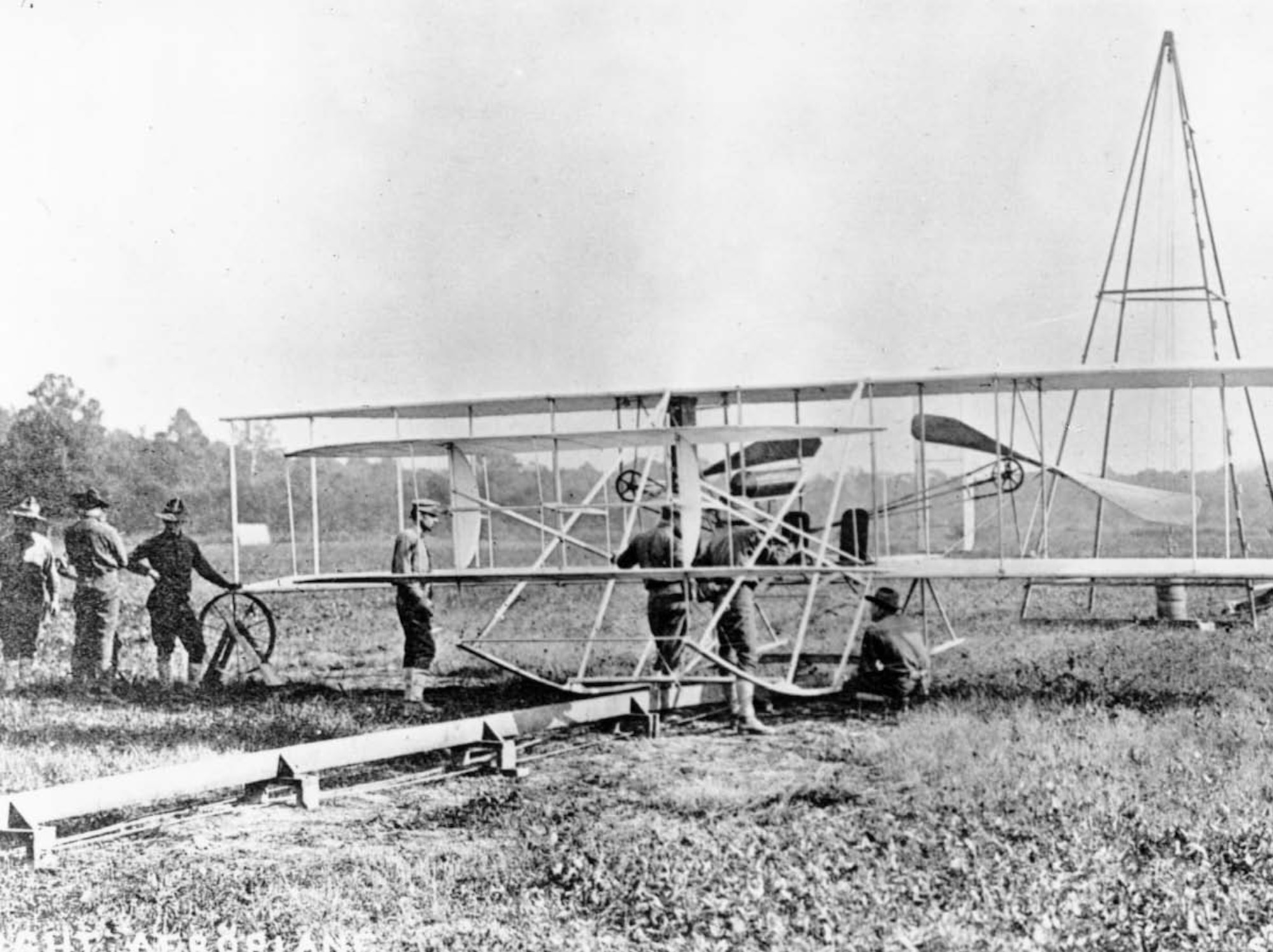 In the launching rail at College Park, Md., October 1909