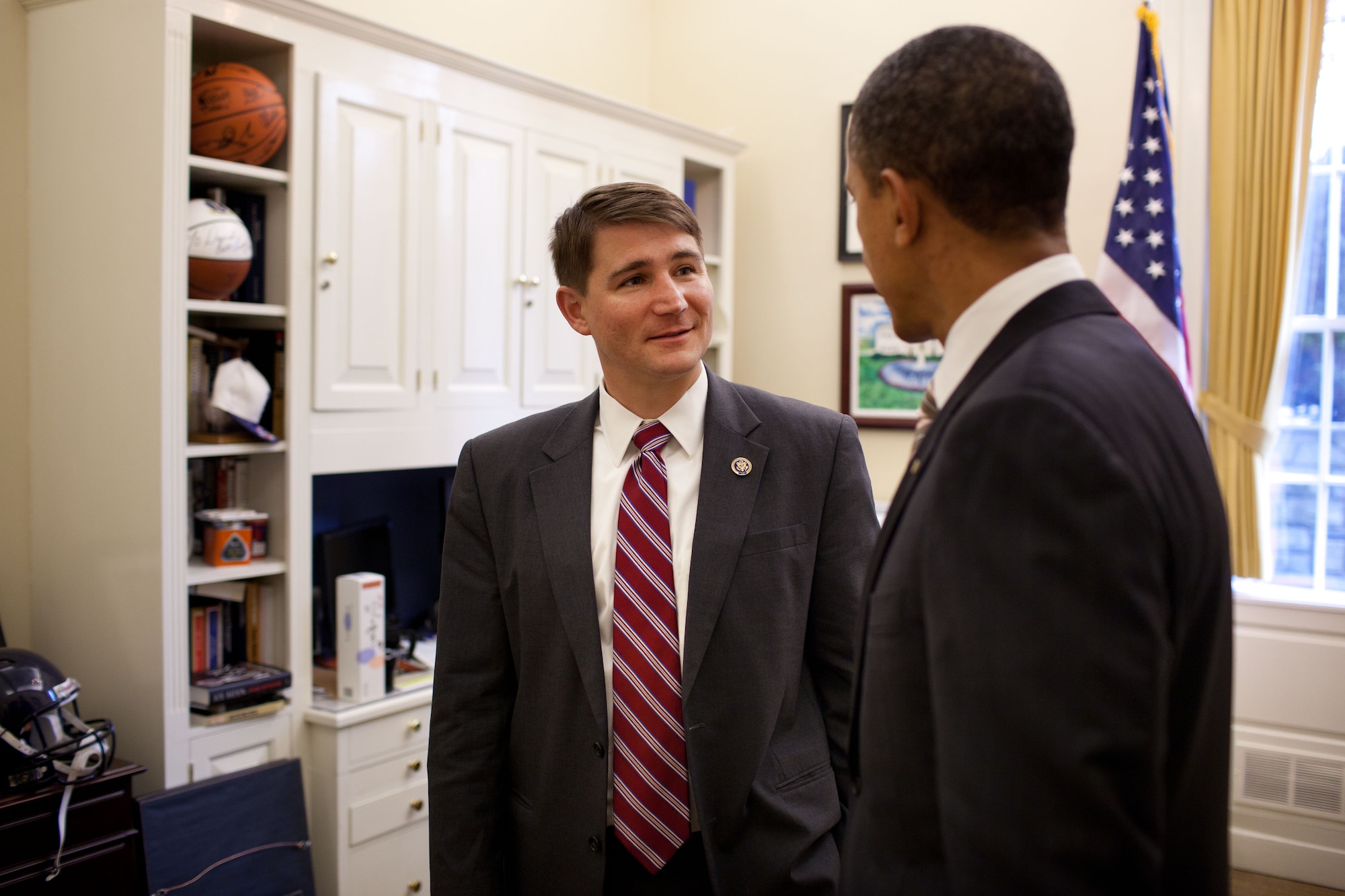Congressman (and Air Force Reserve Maj.) John Boccieri meets with President Barack Obama in the West Wing of the White House,Washington, D.C., Nov. 18, 2010. After a two-year term in the U.S. House of Representatives, the former legislator has returned to the 910th Airlift Wing’s 773rd Airlift Squadron to resume his duties as a C-130 pilot and aircraft commander. Official White House Photo by Pete Souza