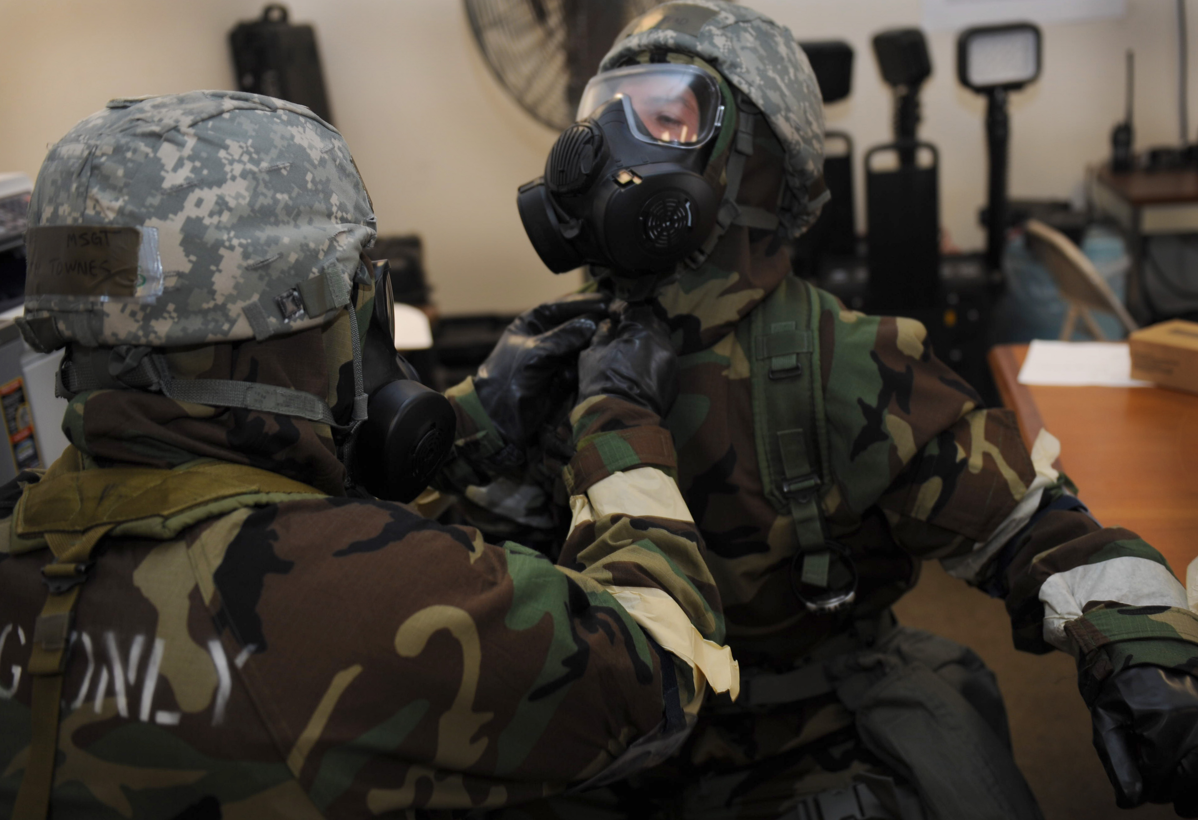 Airmen practice MOPP levels at Base Y > 15th Wing > Article Display