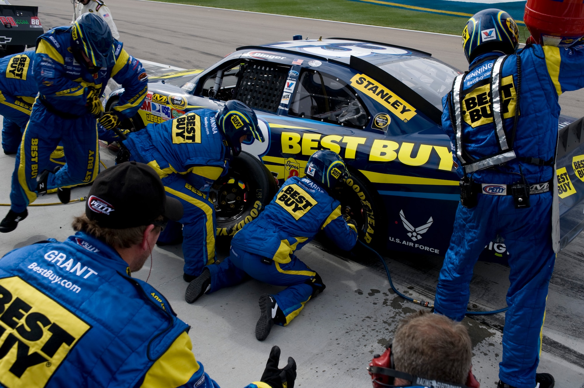 LAS VEGAS -- The Pit Crew for the 43 car changes the tires and refuels during a caution flag at the Kobalt Tools 400 race at the Las Vegas Motor Speedway as part of the NASCAR Sprint Cup Series March 6. The 43 car is sponsored by the U.S. Air Force and is driven by A.J Allmendinger who finished the race in 19th place. (U.S. Air Force photo by Airman 1st Class Daniel Hughes)
