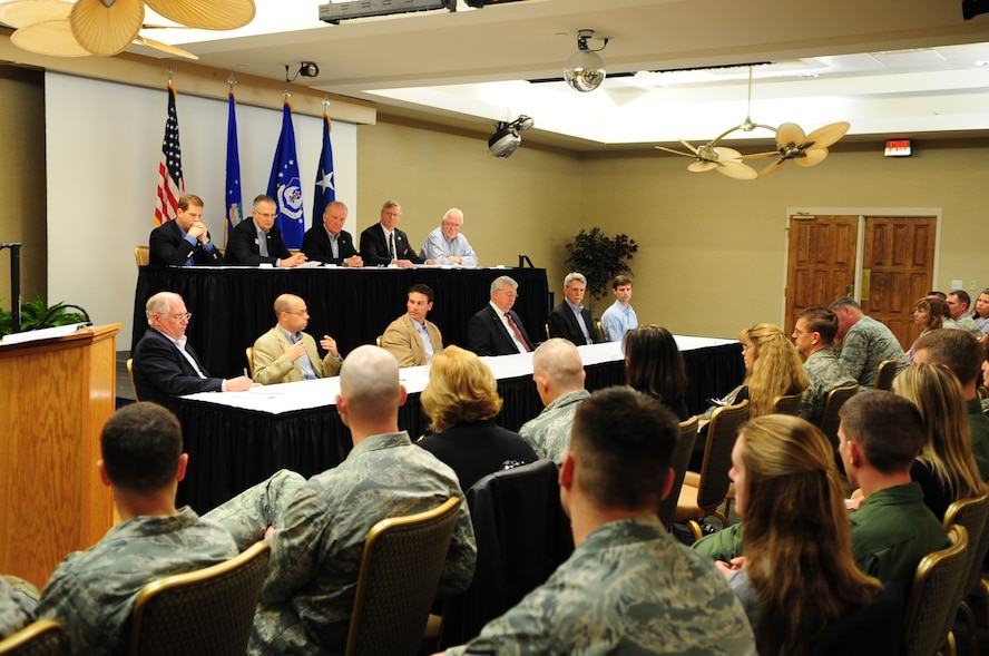 Ninth Air Force civic leaders discuss issues and shared ideas about being partners with the Air Force March 10 at Moody Air Force Base, Ga. The civic leaders were involved with many events during this year’s gathering of Outstanding Performers of the Year. (U.S. Air Force photo/Senior Airman Stephanie Mancha)(RELEASED)