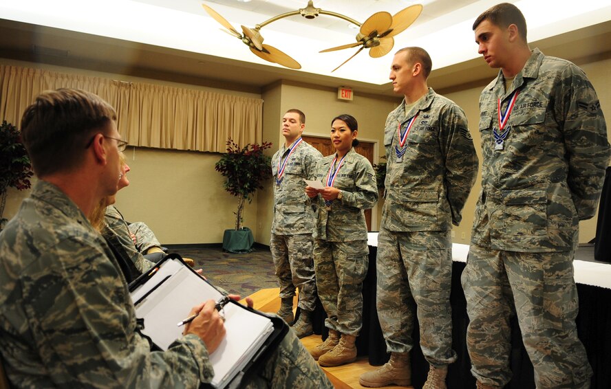 Senior NCO nominees for Outstanding Performer of the Year discuss issues and solutions with professional development to Maj. Gen. Stephen Hoog, 9th Air Force commander, at Moody Air Force Base, Ga., March 10. Each group of nominees was given different topics to discuss and also proposed solutions to problems. (U.S. Air Force photo/Senior Airman Stephanie Mancha)(RELEASED)