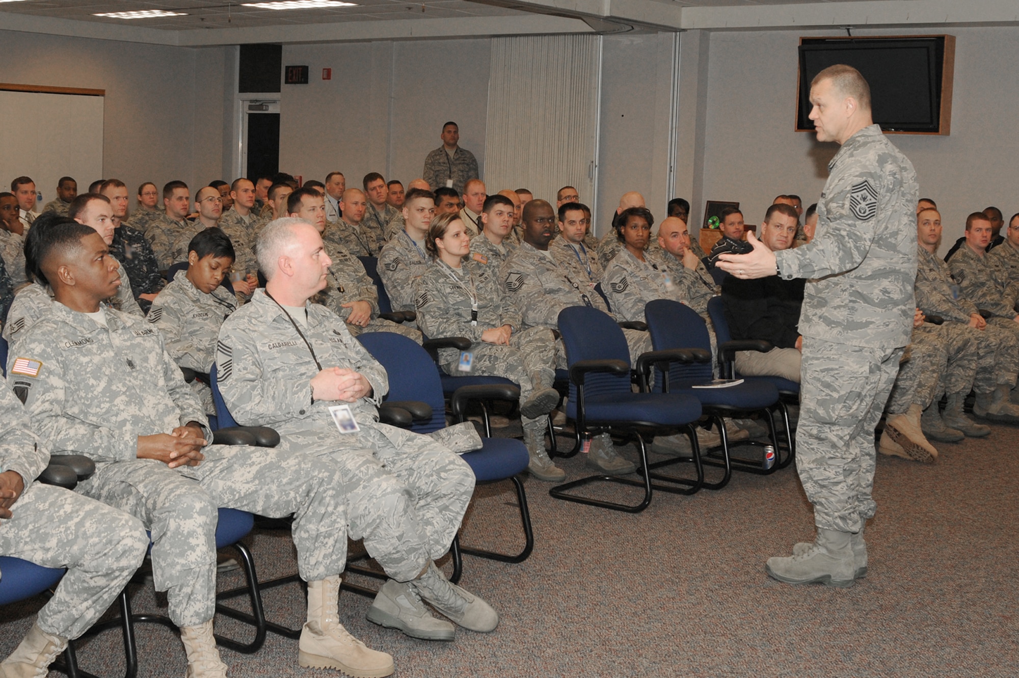 Chief Master Sgt. of the Air Force James A. Roy addresses members of the White House Communications Agency during a visit to Joint Base Bolling-Anacostia, D.C. (Courtesy photo)