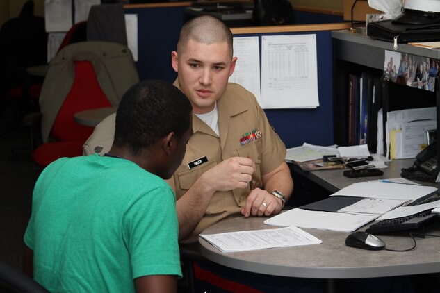 A Snapshot Of A Recruiter's World > Marine Corps Recruiting Command ...