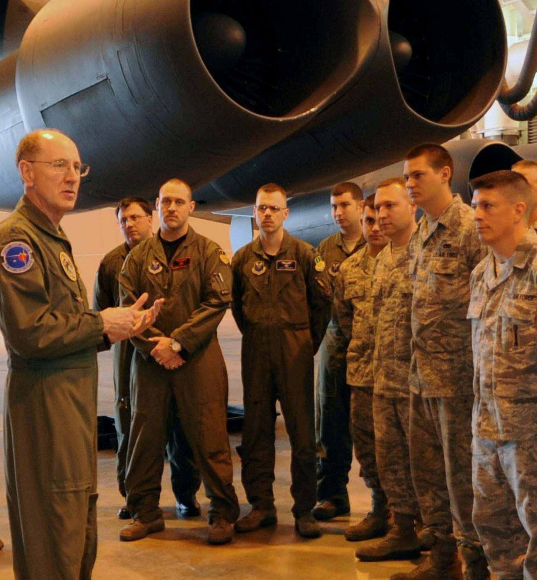 Gen. C. Robert Kehler, U.S. Strategic Command commander, speaks to Airmen
from the 2nd Maintenance Squadron at Barksdale Air Force Base, La., March
17. General Kehler, who took command at U.S. Strategic Command in January,
met with Air Force Global Strike Command Airmen and leaders during his visit
to discuss the AFGSC mission and the importance of a safe, secure and
effective nuclear deterrent. (U.S. Air Force photo/ Senior Airman Alexandra M. Boutte)(RELEASED)
