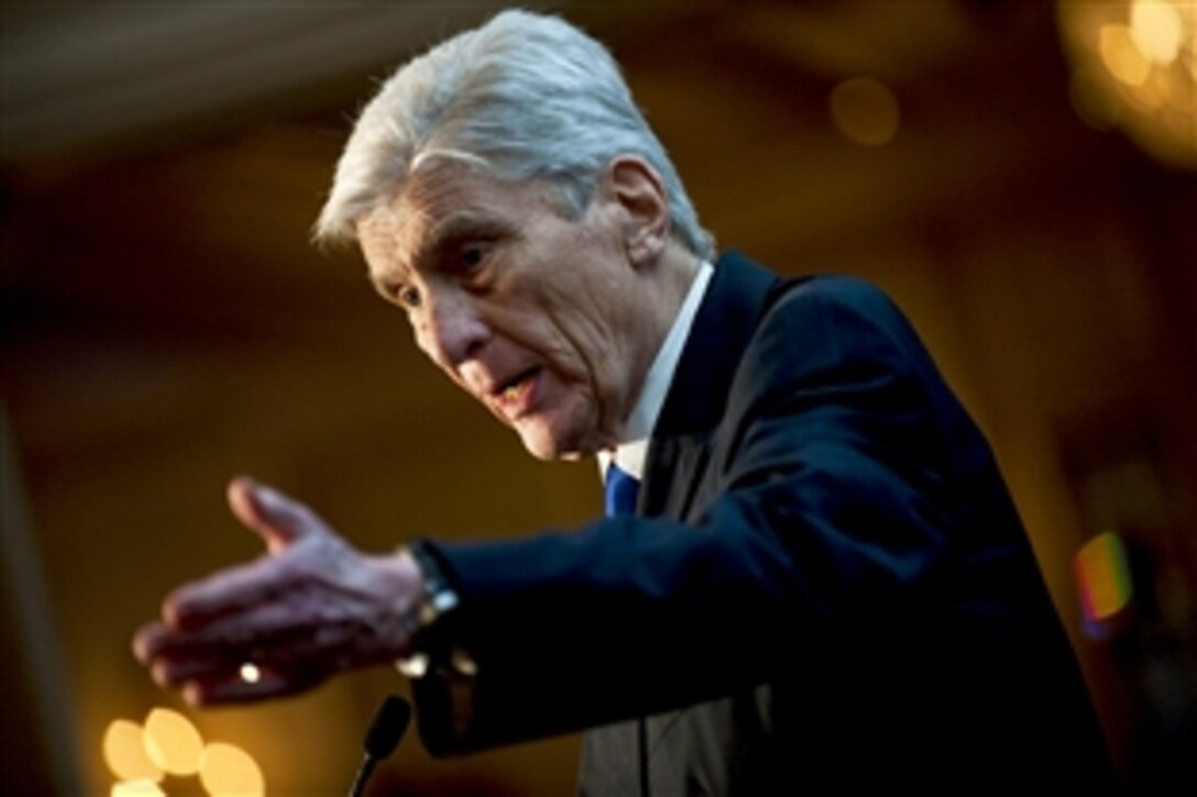 Retired Sen. John W. Warner of Virginia introduces Navy Adm. Mike Mullen, chairman of the Joint Chiefs of Staff, at the Center for the Study of the Presidency and Congress awards dinner in Washington, D.C., March 24, 2011. Mullen accepted the Dwight D. Eisenhower Award for excellence on behalf of the U.S. Armed Forces at the dinner. Warner, a World War II veteran, has served as Navy secretary and chairman of the Senate Arms Committee.