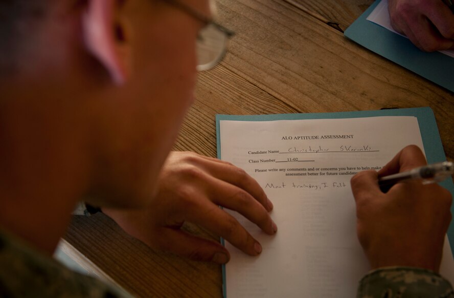 MOODY AIR FORCE BASE, Ga.-- Trainees fill out assessment forms about the air liaison officer training course and rate their fellow members on their performance from best to worst March 25. Along with rating their follow trainees, the members were allowed to give their input on how they felt about the course. (U.S. Air Force photo/Airman 1st Class Joshua Green)(RELEASED)

