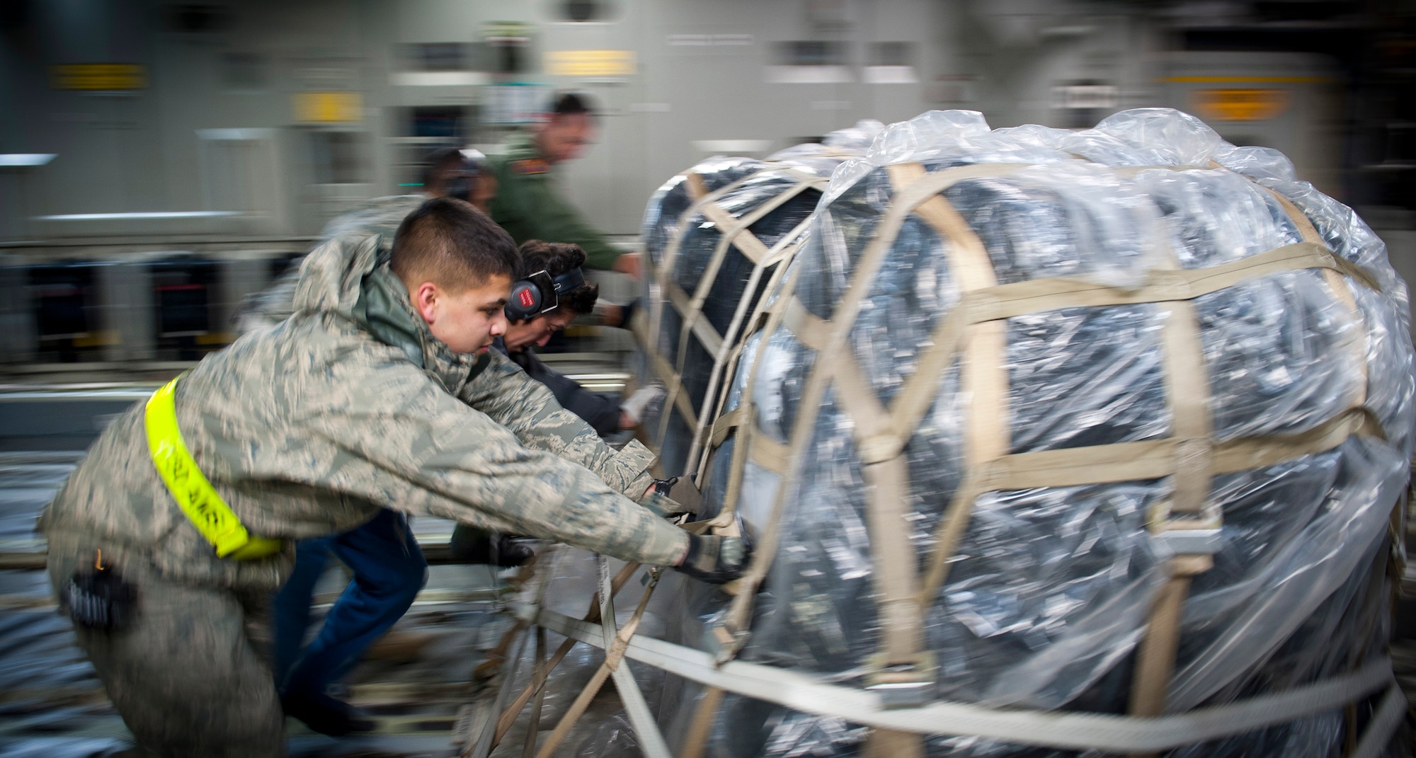 374th CONS's crucial role in Operation Tomodachi > Pacific Air Forces ...