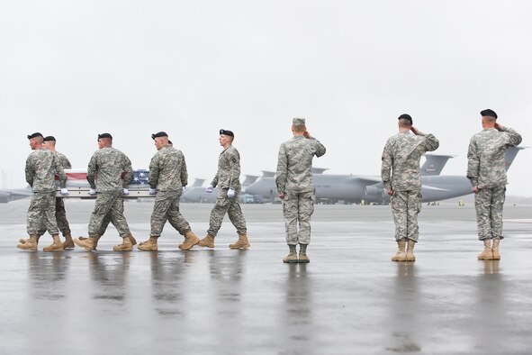 Army Sgt. 1st Class Ofren Arrechaga Honored In Dignified Transfer March 