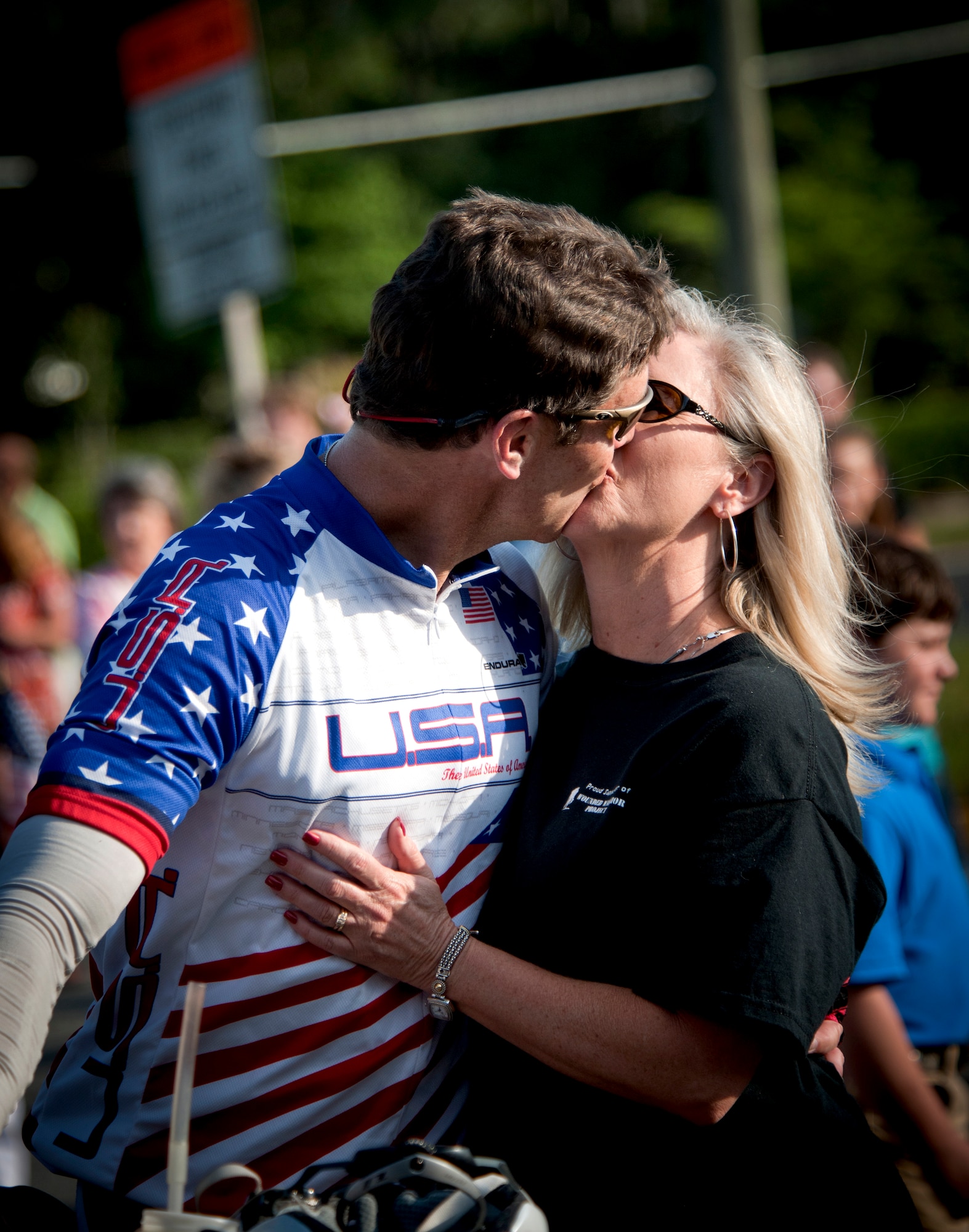 WAYCROSS, Ga. -- Jason Rogers, Air Force veteran, kisses his wife Linda Rogers May 2 shortly after arriving in Waycross, Ga. This is the first time in three weeks they have seen each other. (U.S. Air Force photo/Airman 1st Class Jarrod Grammel)(RELEASED)


