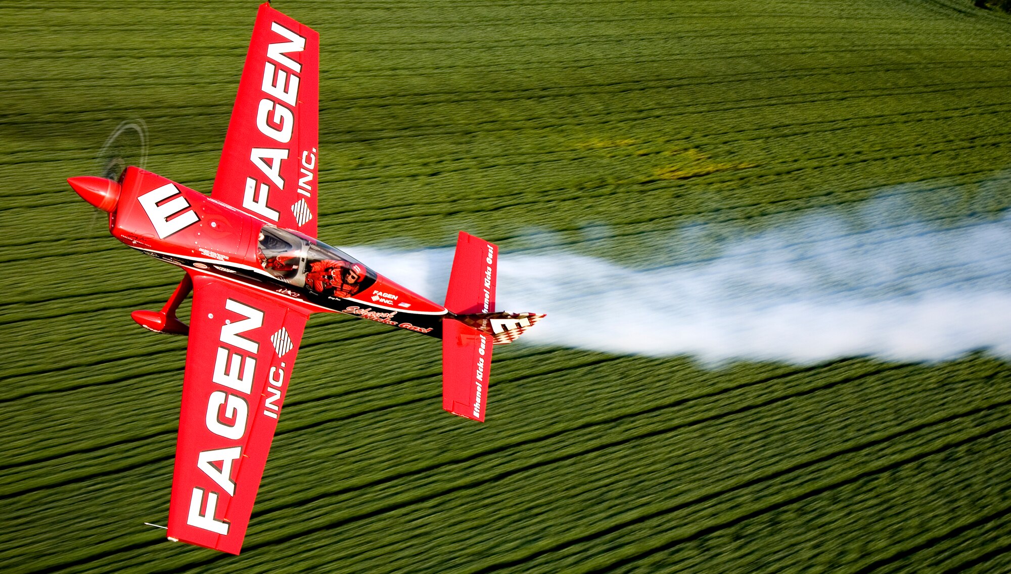 Pilot Greg Poe will share his message of personal determination and success with Langley’s Airmen during his “Elevate Your Life” program May 11 at 10 a.m. and noon at the base theater. Mr. Poe will bring his electrifying Endless Energy Tour to AirPower over Hampton Roads May 13-15, demonstrating a wide array of exciting aerobatics, reaching speeds up to 275 mph in his “wickedly maneuverable” ethanol-powered Fagen MX2 aircraft. (Photo courtesy/Greg Poe Airshows)