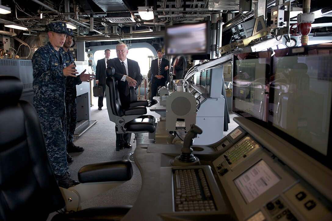 Defense Secretary Robert M. Gates tours the USS Independence, Littoral Combat Ship 2, in Mayport, Fla., May 6, 2011.