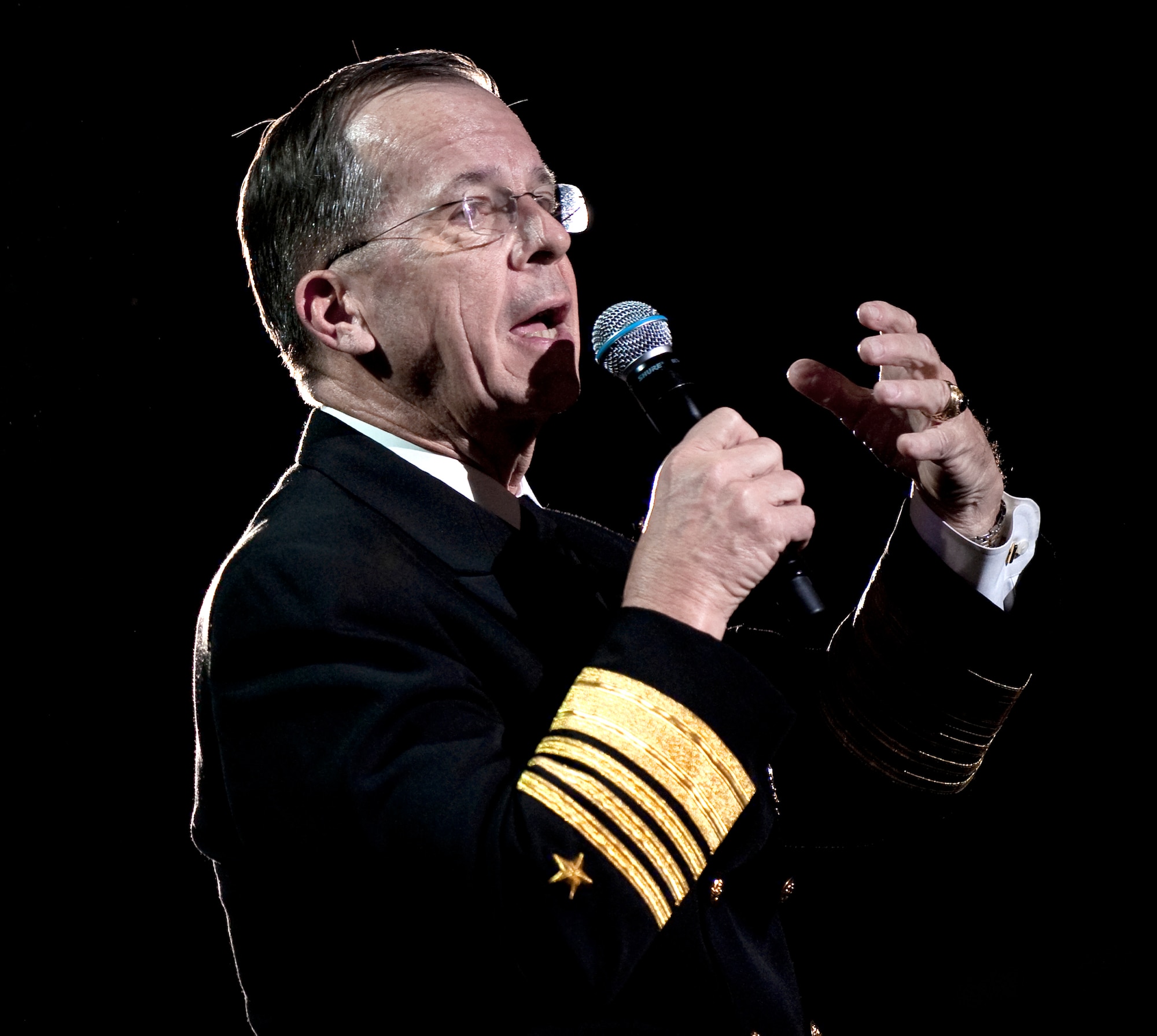 Navy Adm. Mike Mullen, chairman of the Joint Chiefs of Staff, talks about the need to help homeless veterans May 9, 2011, to the audience at the 2011 Robin Hood Foundation Gala in New York City. The Robin Hood foundation has targeted poverty in New York City by supporting and developing organizations that provide direct services to poor New Yorkers. (Defense Department photo/Petty Officer 1st Class Chad J. McNeeley)