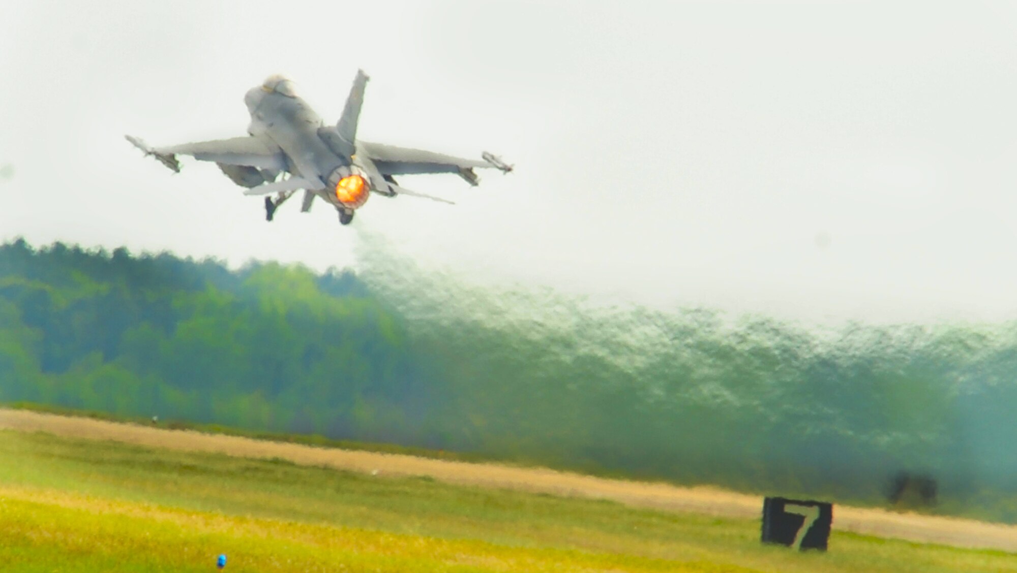 110506-F-6838W-098
SHAW AIR FORCE BASE, S.C. -- Captain Jared Burris, 77th Fighter Squadron assistant chief of training, takes flight for the last alert scramble here May 6, 2011. Shaw's 20th Fighter Wing alert facility has guarded our the East Coast since Sept. 11, 2001 through Nov. 15, 2003, and Aug. 1, 2006 through May 9, 2011 (U.S. Air Force photo/Airman 1st Class Neil D. Warner) (Released)
