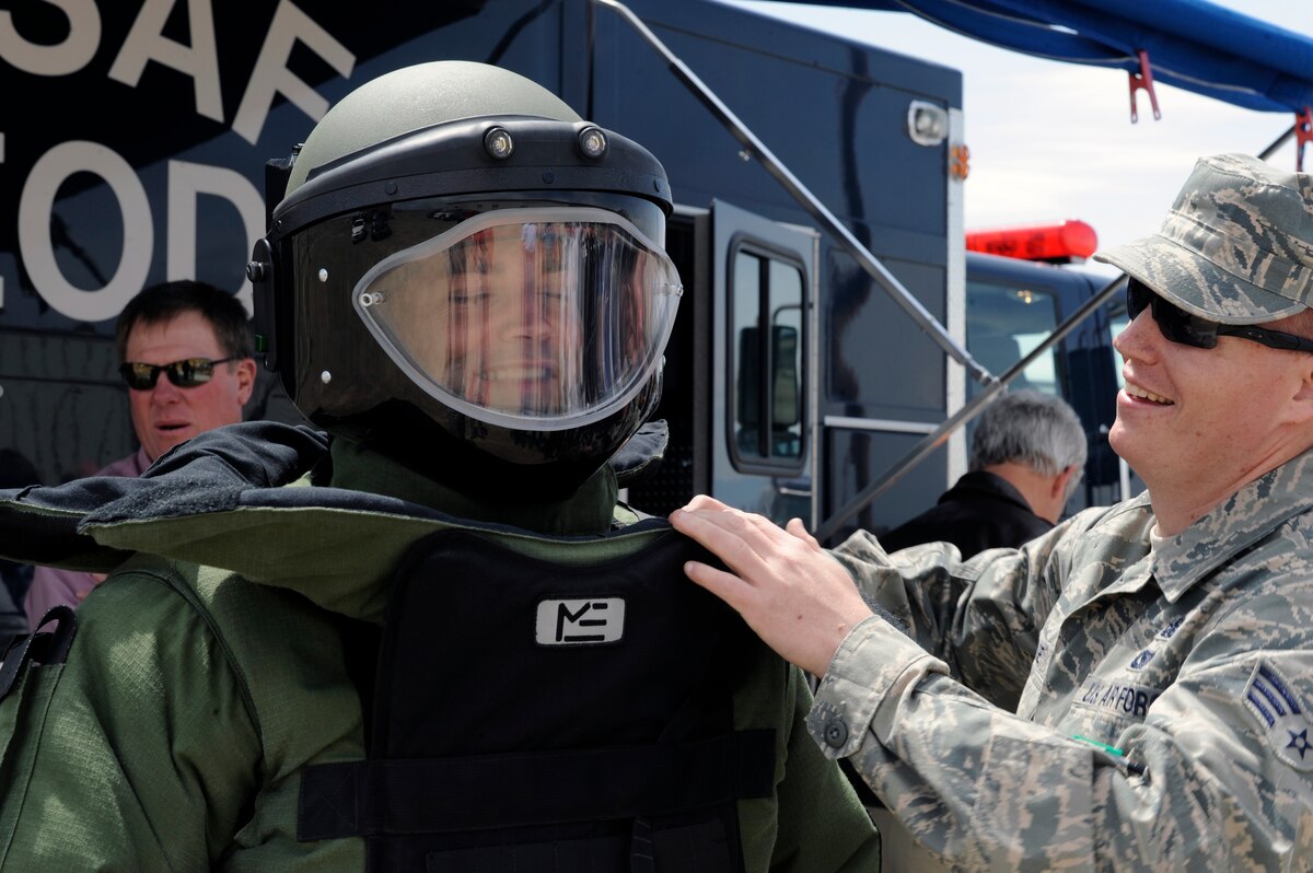 Commander hosts MAC Immersion Day > Mountain Home Air Force Base