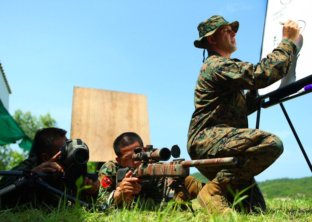 GySgt Lopez training Royal Thai Marines