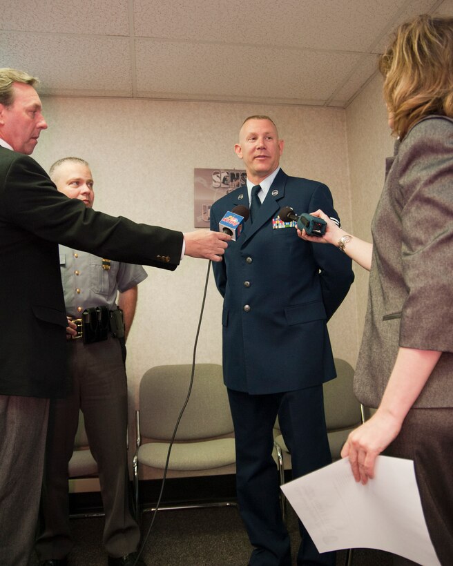 Technical Sgt. Tom Kocis, an aerial spray maintainer with the 910th Airlift Wing, recieved the Ohio State Highway Patrol Certificate of Recognition, Tuesday, May 17. On February 28, 2011, Sgt. Kocis waded through frigid chest-high water to rescue a 71-year-old woman from her vehicle. The woman lost control of her vehicle on a flooded highway and drove into a ditch. Ohio State Highway Patrol Lieutenant Brian Holt, Warren Post Commander, presented the away on behalf of Colonel John Born, Superintendent of the Ohio State Highway Patrol.