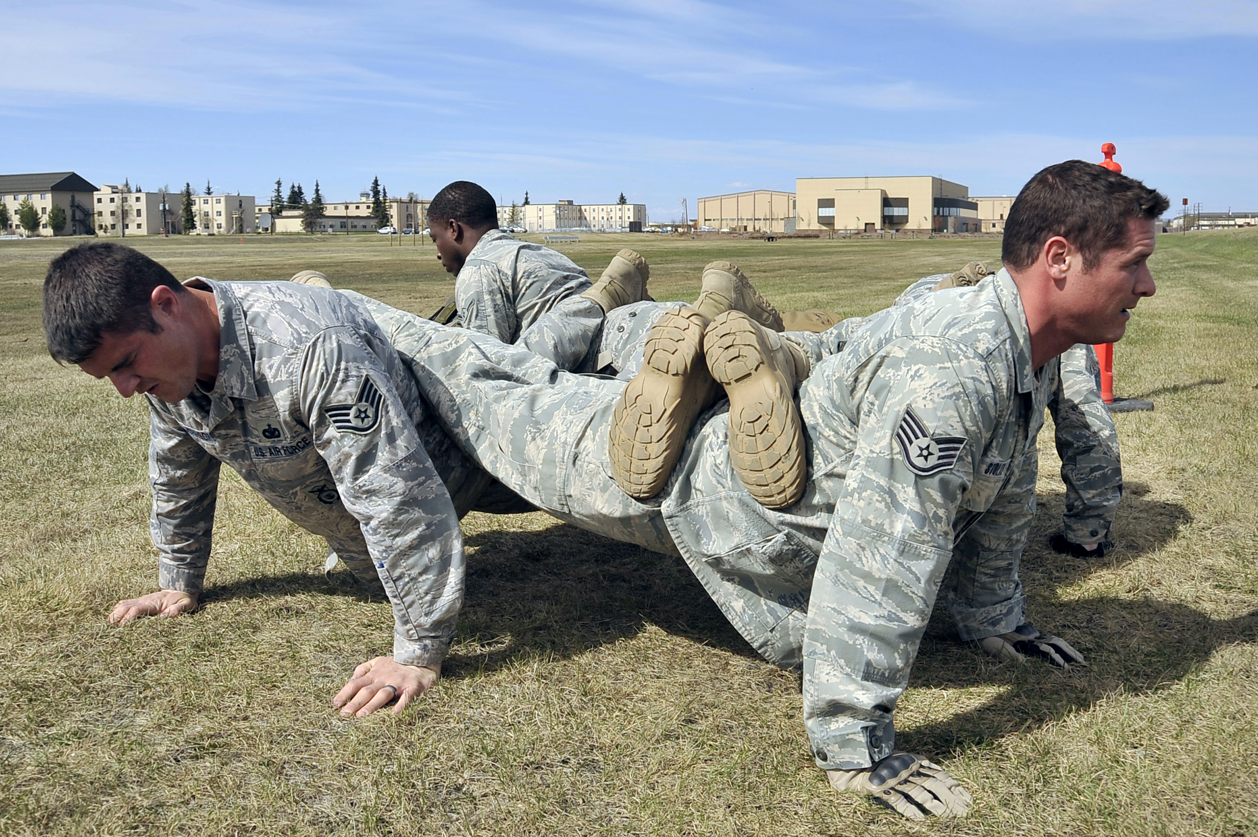 Four man on sale push up
