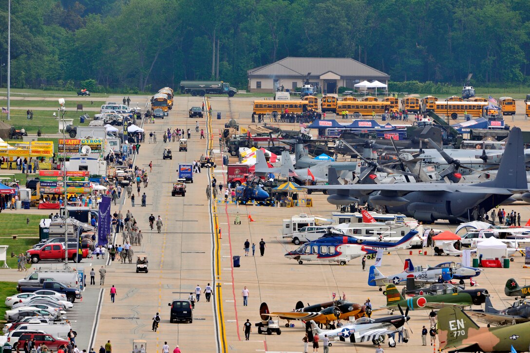 DOD service members and civilians attend the 2011 Joint Service Open House 2011 May, 20. JSOH affords the public an opportunity to meet the men and women of the Armed Forces and to see military equipment through the efforts of active duty guard and reserve service members, as well as civilians employees, retirees and family members. (U.S. Air Force photo by Senior Airmen Perry Aston) (Released)