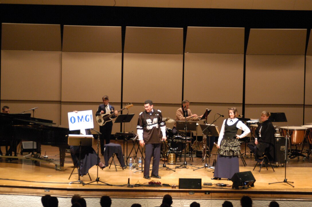 Academy Winds gives a performance of their updated version of "Romeo and Juliet" in Brainerd, MN. This version, complete with contemporary music, is modernized to show what Shakespeare's famous play could have looked like with a modern twist.