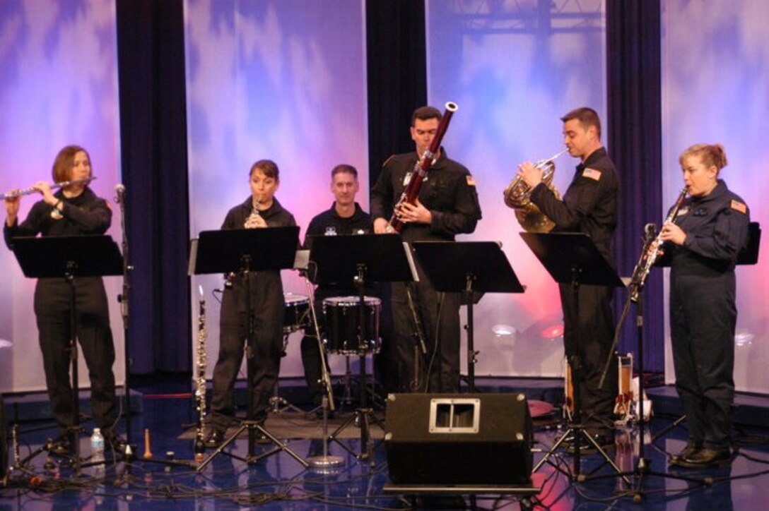 Academy Winds performs on the morning show of KARE Channel 11 in Minneapolis/St. Paul, MN. This appearance helped to spread the word about the landmark upcoming performance with the St. Cloud State University Concert Band the following evening.