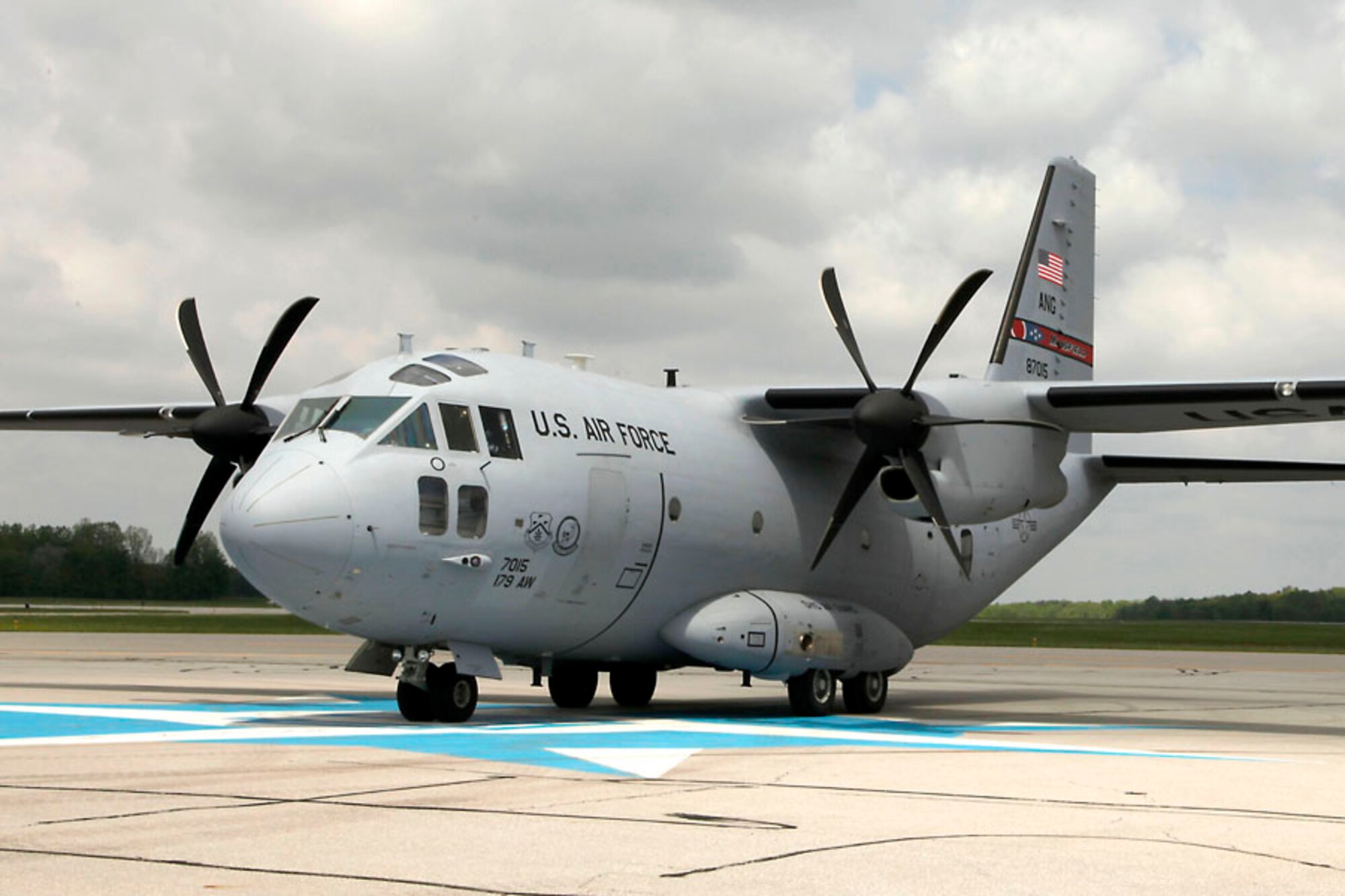 The 179 Airlift Wing displayed its newly painted C27 at Mansfield Lahm Airport, Ohio. The C27 now has its new tail flash resembling the Ohio flag and the base and squadron patches. The newly acquired DOD asset has finally been labeled Ohio National Guard.(U.S. Air Force photo by MSgt Lisa Haun)(Released)