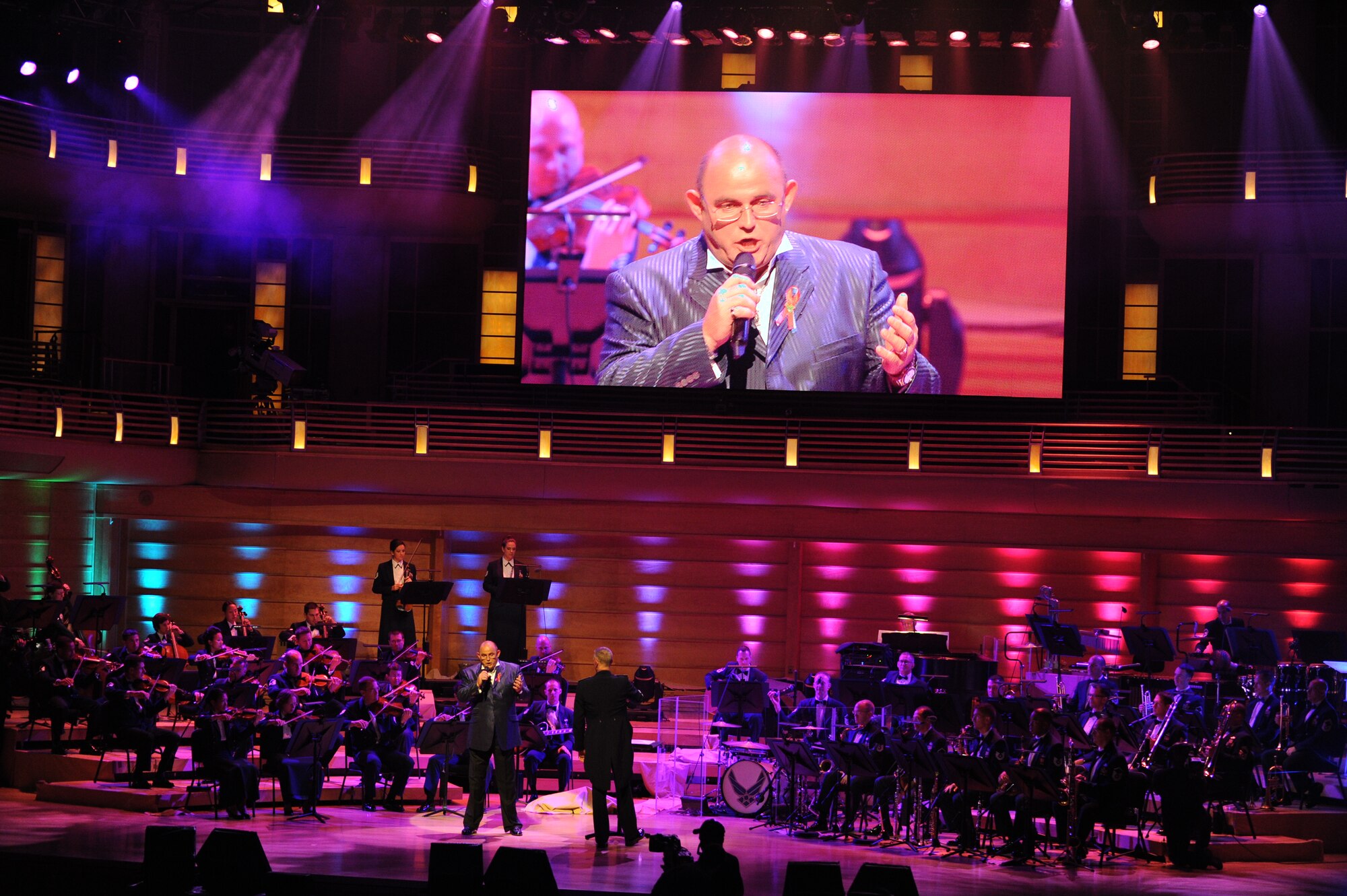International recording artist Ronan Tynan performs with the United States Air Force Band. Among his selections for the evening included a stirring arrangement of “Somewhere Over the Rainbow.”  (AF Photo by SrA Christopher Ruano)