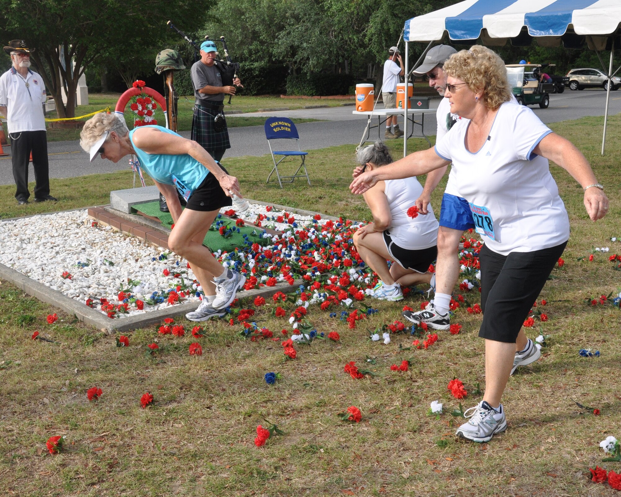 Runners celebrate Memorial Day at the GatetoGate Run > Eglin Air