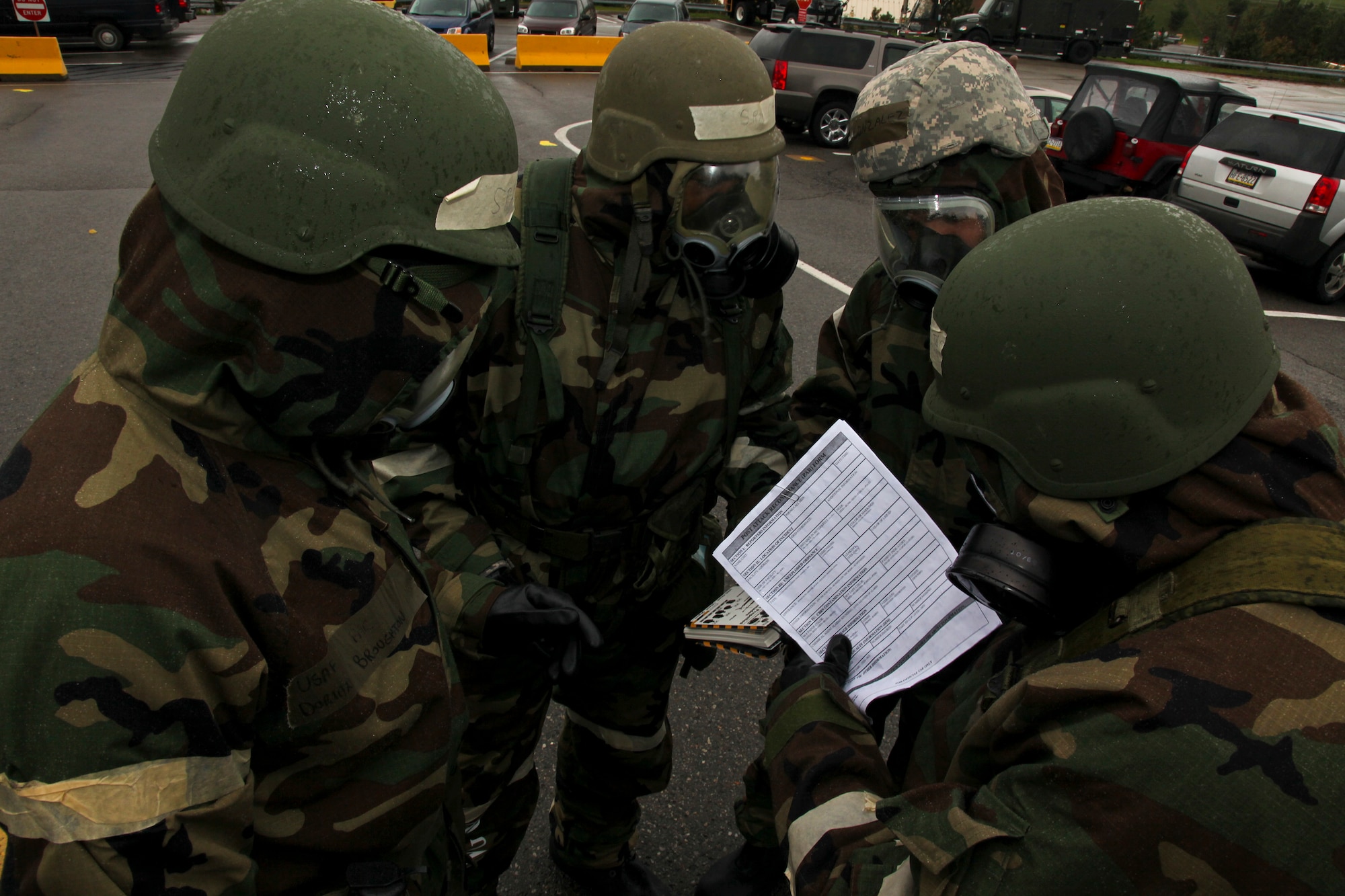 PITTSBURGH IAP ARS, PA -- Members of the 911th Airlift Wing fill out a Post Attack Reconissance form during an Attack Response Exercise (ARE), Oct. 2. PAR forms are used to describe the type and location of unexploded ordinances in the area. (U.S. Air Force photo/Senior Airman Joshua J. Seybert)
