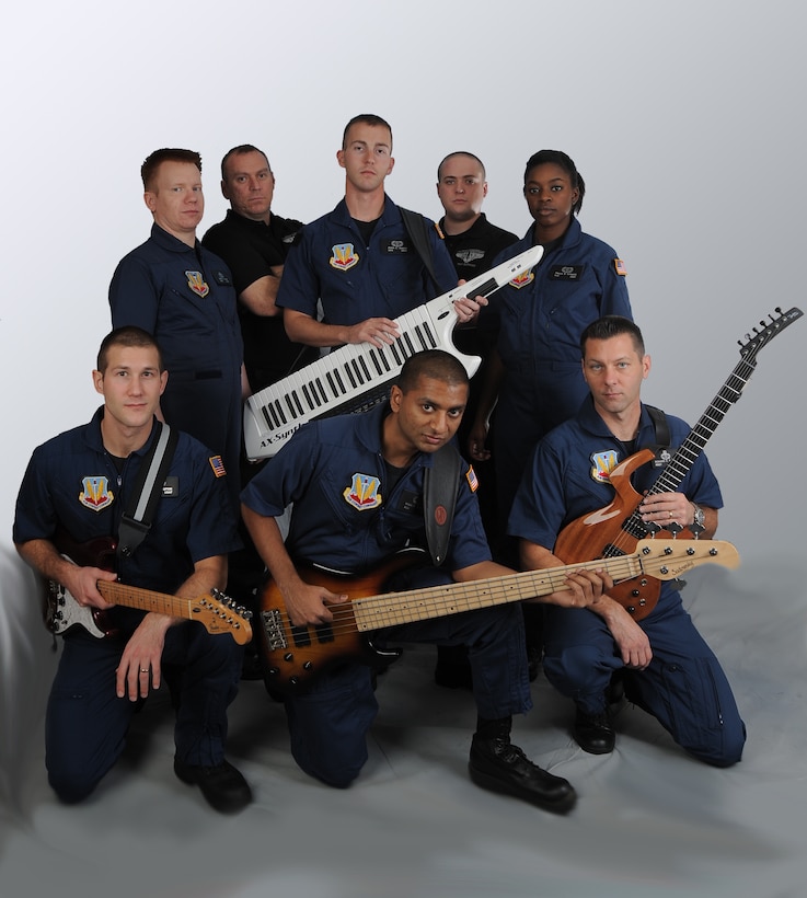 Night Wing is the country/rock showcase group of the United States Air Force Heartland of America Band. Their music stretches from the Top 40 pop & country hits of today to popular rock-n-roll classics.
