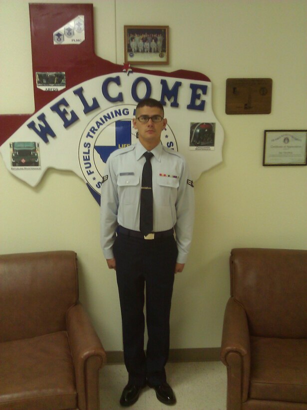 Airman 1st Class Scott Luna, 364th Training Squadron graduate, completed the Fuels Apprentice Course with a score of 100 percent, earning the Ace Award, at Sheppard Air Force Base, Texas, Nov. 02 2011. The course consists of four blocks of instruction and is 31 academic days in length. The course provides training in the skills and knowledge necessary to perform tasks related to the receipt, storage, issue and quality control of petroleum and cryogenic products. Luna will become a member of the 52nd Logistics Readiness Squadron, Spangdahlem AB, Germany. (U.S. Air Force courtesy photo) 
