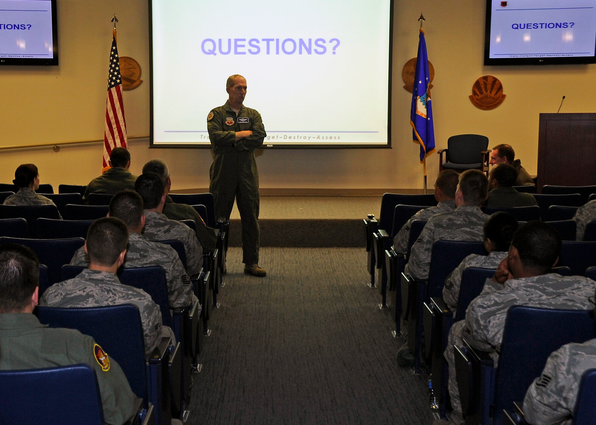 U.S Air Force Gen. Mike Hostage, commander of Air Combat Command, speaks to Airmen at Creech Air Force Base, Nev., Nov. 9, at Right Start -- an introductory course provided to incoming members assigned to the 432nd Wing/432 Air Expeditionary Wing. Hostage met with wing leadership and Airmen to tour the base and provide direction as the new ACC commander. (U.S. Air Force photo by 432nd AEW Public Affairs/Released)