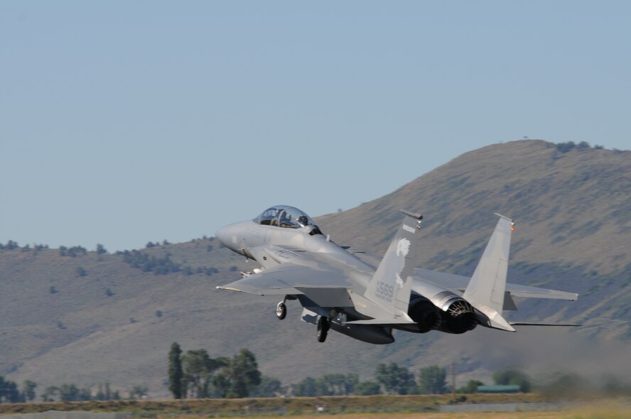 An F-15 from the 173rd Fighter Wing, Oregon Air National Guard, takes off July 21, 2011 at Kingsley Field in Klamath Falls, Ore.during Sentry Eagle. Sentry Eagle is the largest air-to-air exercise undertaken by the Air National Guard.  (U.S. National Guard Photo by Tech. Sgt. Jennifer Shirar) RELEASED