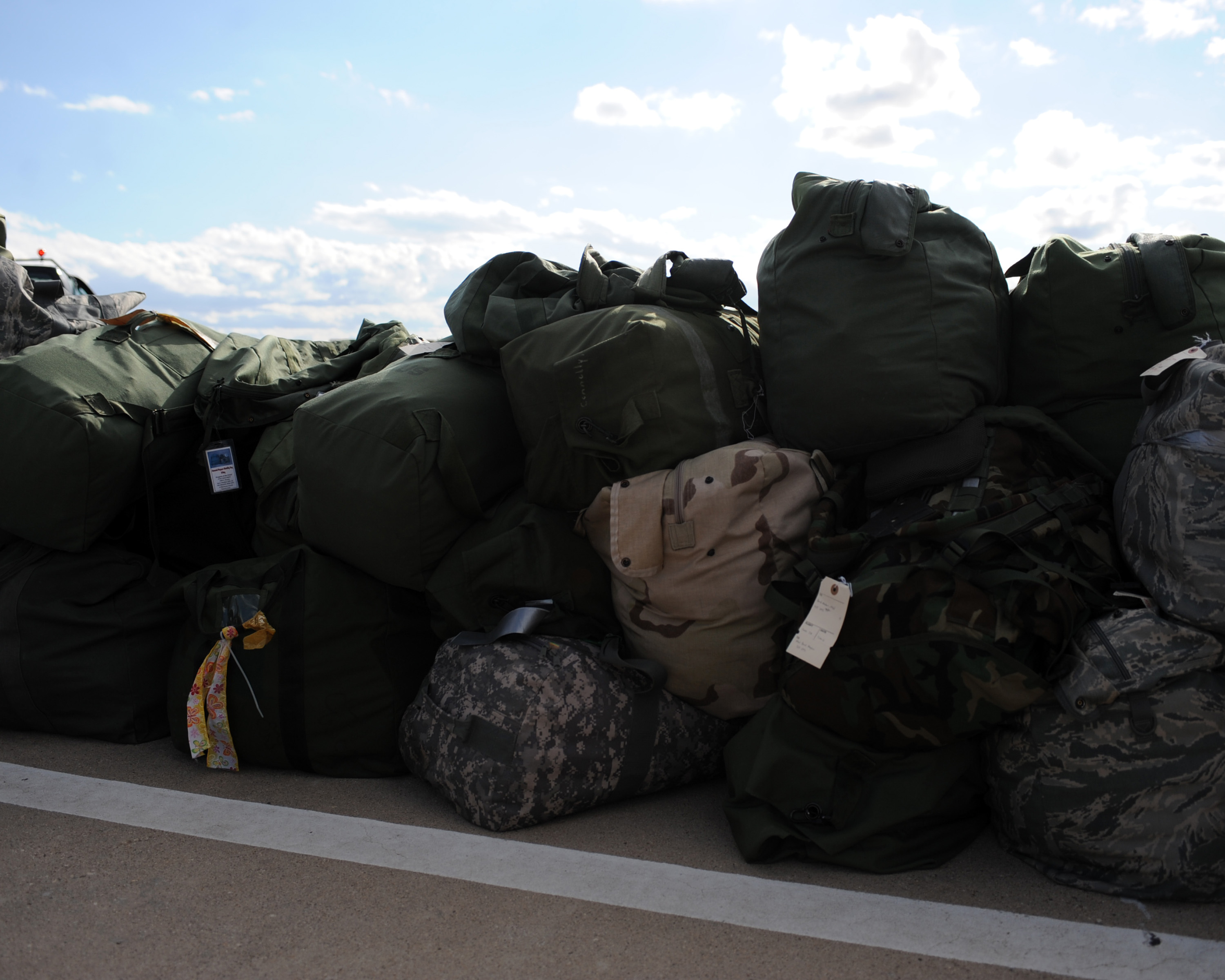 Photos Cargo Function Deployment Yard > Air Combat Command > News