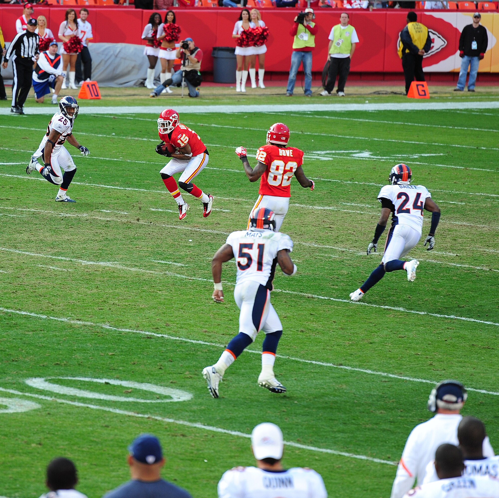 KANSAS CITY, Mo. -- A Kansas City Chief wide receiver makes a jumping catch for a first down against the Denver Broncos during an American Football Conference West game at Arrowhead Stadium Nov. 13. The Broncos beat the Chiefs 17-10 to clinch a week-long AFC West lead. (U.S. Air Force photo/Senior Airman Nick Wilson)