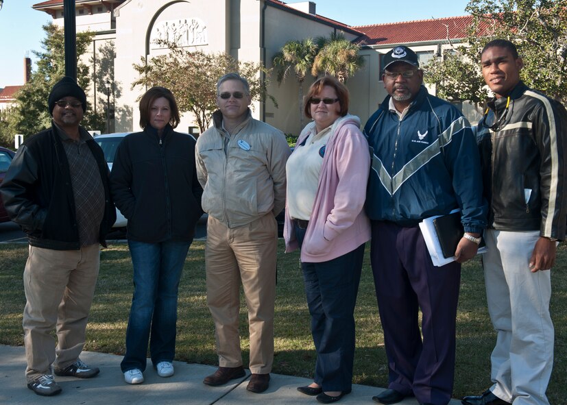 Members of Valdosta State University’s chapter of Student Veterans of America pose for a photo during National Roll Call in honor of Veterans Day in front of West Hall at VSU, Valdosta, Ga., Nov. 11, 2011. People from the community along with VSU faculty, staff and students read from a list of 6,274 names of men and women who lost their lives in operations Iraqi Freedom and Enduring Freedom. Colleges and universities in 43 states plus D.C. participated in the event at their own location, and all paused at the 11th hour for a minute of silence. (U.S. Air Force photo by Senior Airman Eileen Meier/Released)