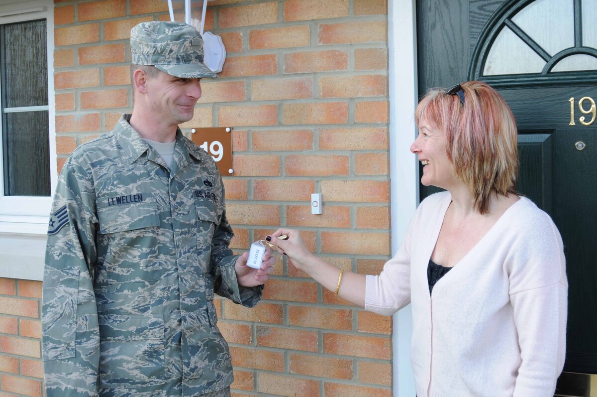 Final house completed at RAF Feltwell > Royal Air Force Lakenheath