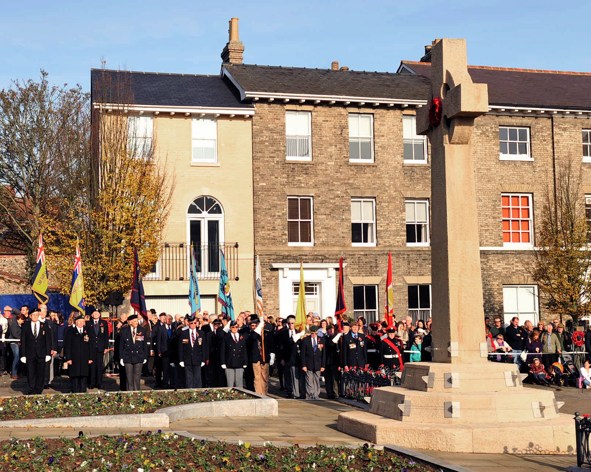 BURY ST. EDMUNDS, England – Hundreds of spectators gather around the war memorial during a Remembrance Day memorial service in Bury St. Edmunds Nov. 13, 2011. Remembrance Day is observed on Nov. 11, which was the official end of World War I. (U.S. Air Force photo/Senior Airman Jerilyn Quintanilla)
