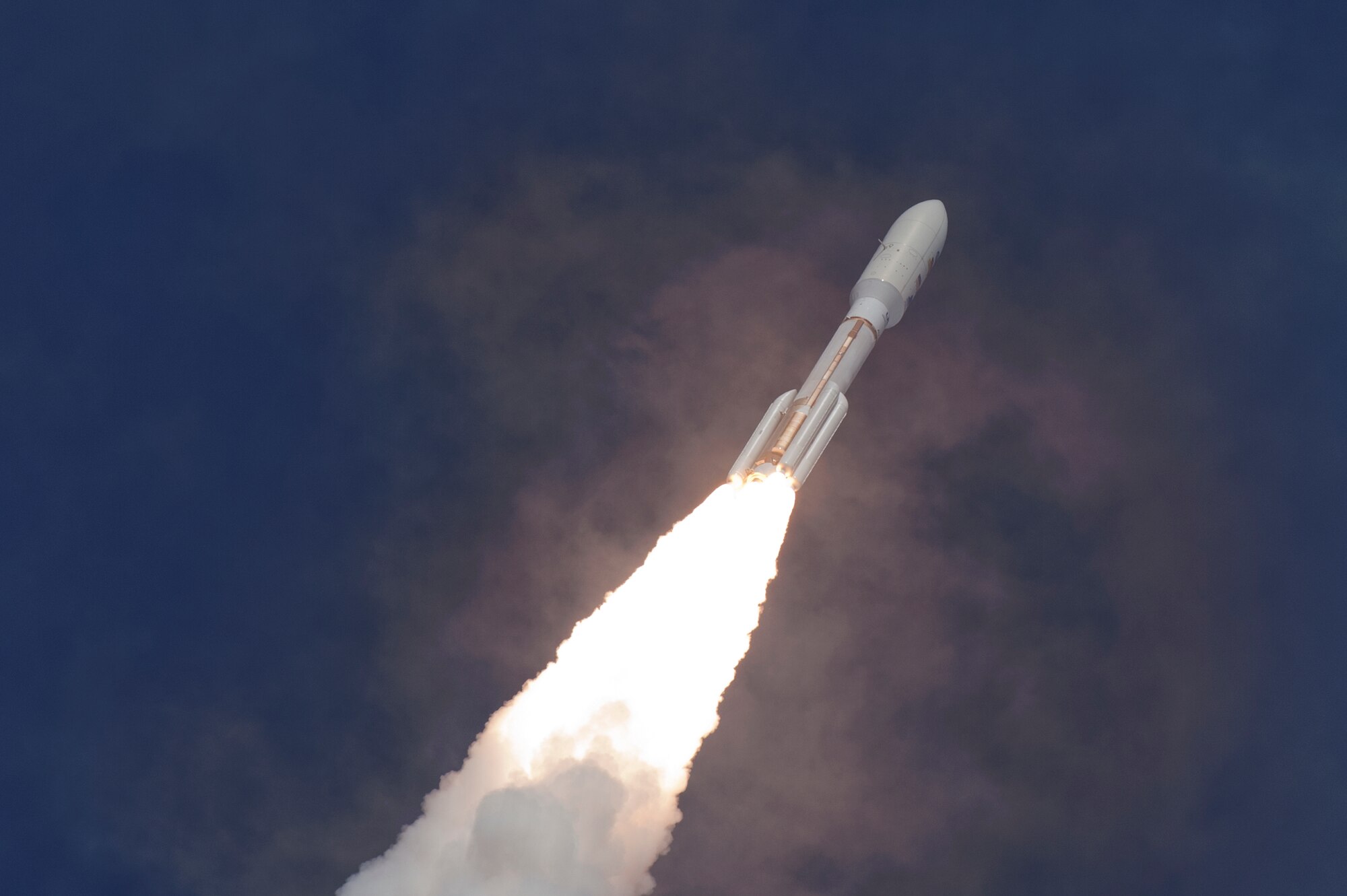 CAPE CANAVERAL AIR FORCE STATAION, Fla. -- An Atlas V evolved expendable launch vehicle carries NASA's Mars Science Laboratory from Cape Canaveral Air Force Station on Nov. 26. The lab's Rover Curiosity is scheduled to land on Mars in August 2012. (U.S. Air Force photo/George Roberts) 
