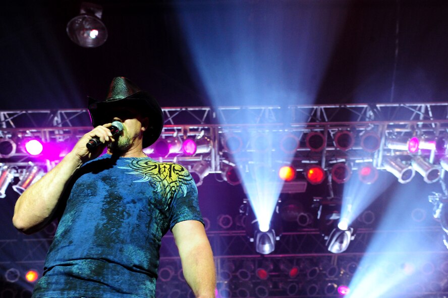 MINOT, N.D. -- Trace Adkins, a country music singer, performs for the Minot community at the Norsk Hostfest here Sept. 29. The 34th annual Norsk Hostfest celebrates the Scandinavian heritage of the Minot community and surrounding areas, bringing together people from around the world. (U.S. Air Force photo/Senior Airman Michael J. Veloz)
