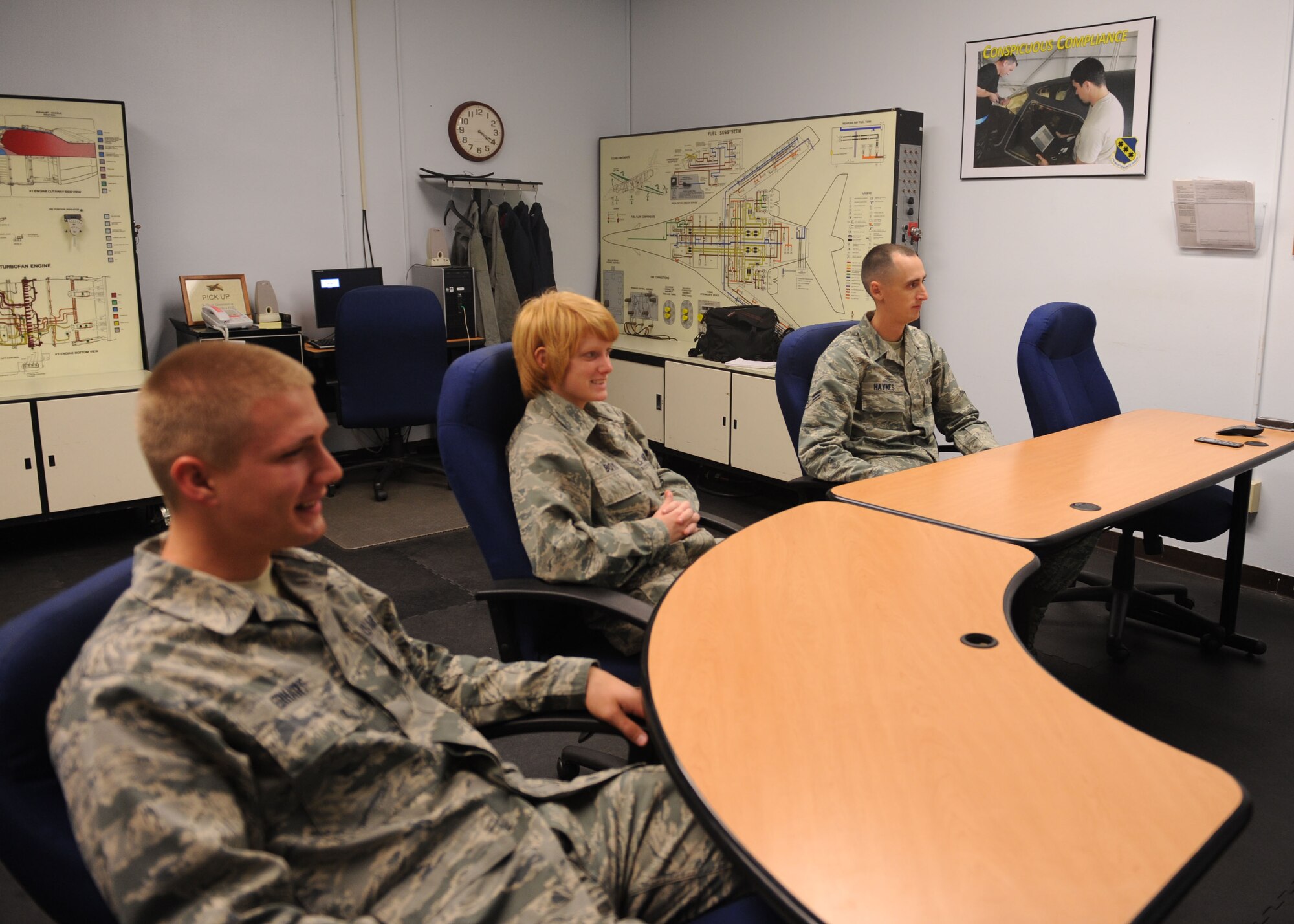 Airmen from the 7th Aircraft Maintenance Squadron, participate in an Auxiliary Power Unit course, designed for B-1 crew chiefs to achieve their 3-level, Oct. 4, 2011, at Dyess Air Force Base, Texas. The course has already awarded 63 3-levels this year to incoming airmen. (U.S. Air Force photo by Airman 1st Class Cierra Bullock)