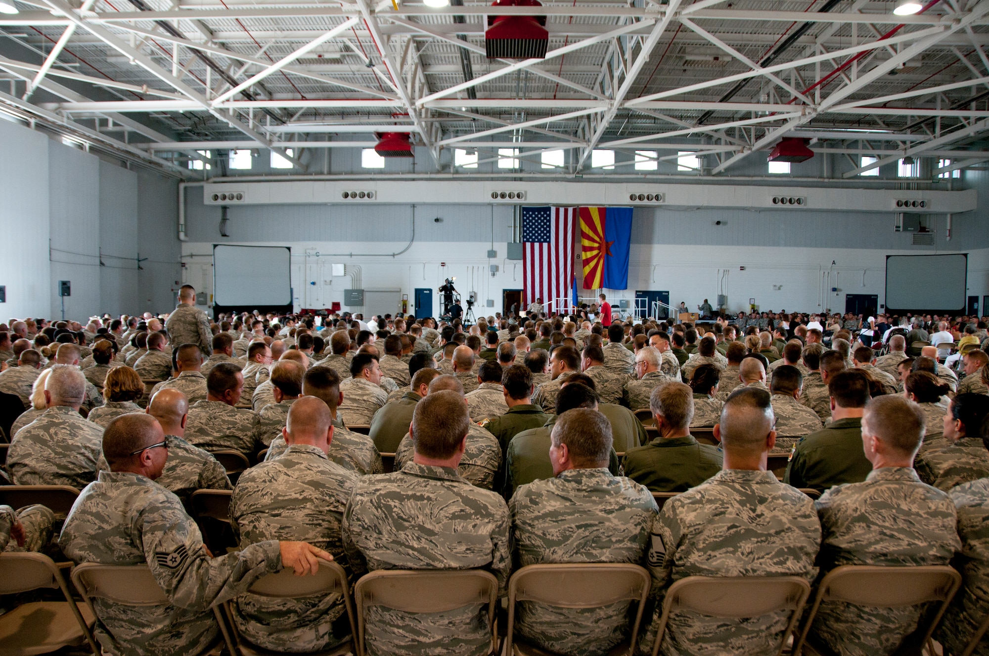 162nd Fighter Wing members fill Hangar 10 to honor this year's annual award and Hometown Hero Salute honorees, Oct. 1. (U.S. Air Force photo/Master Sgt. Dave Neve)